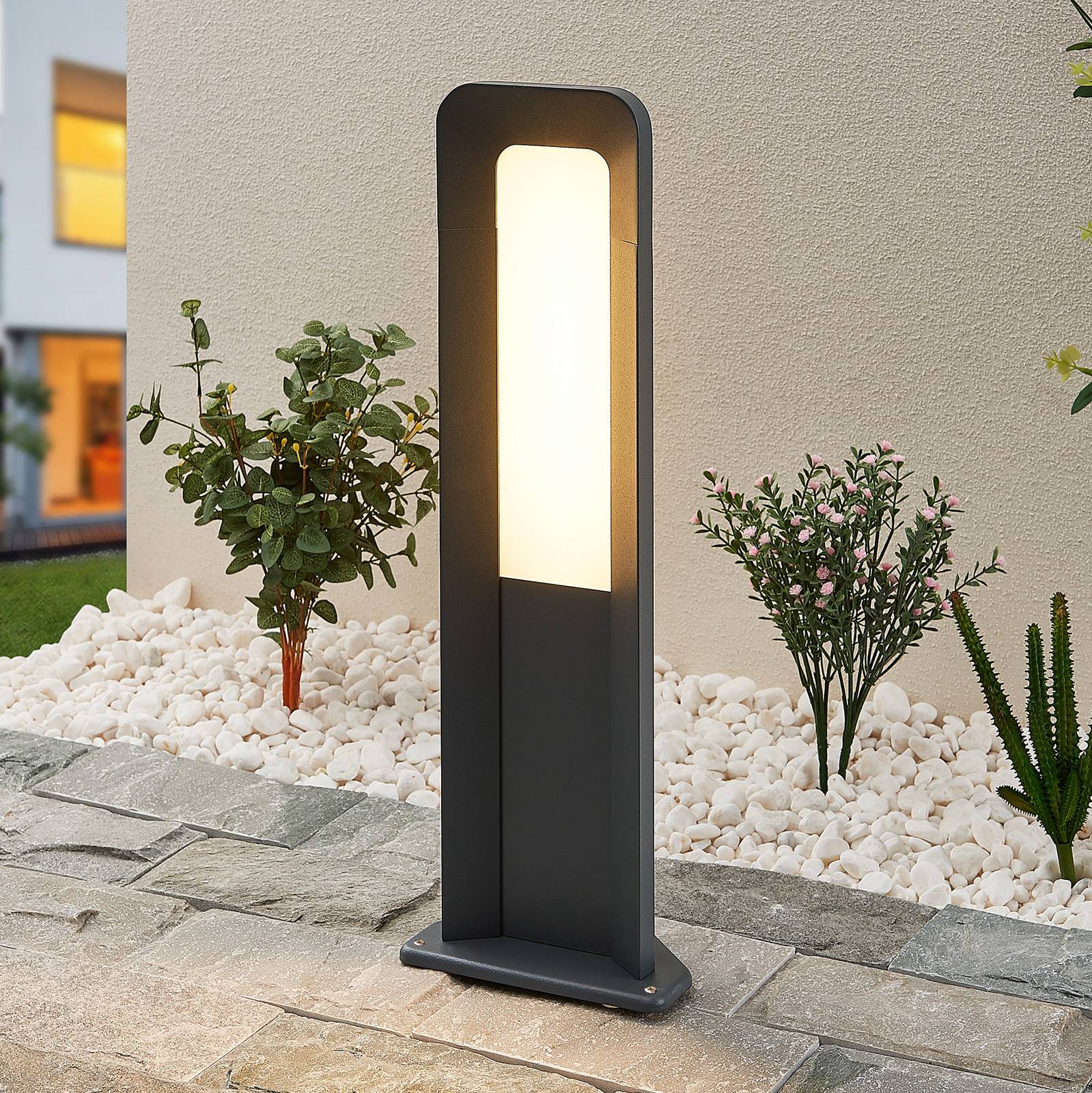 Lucande Lucande Secunda LED svítidlo na soklu, výška 50 cm