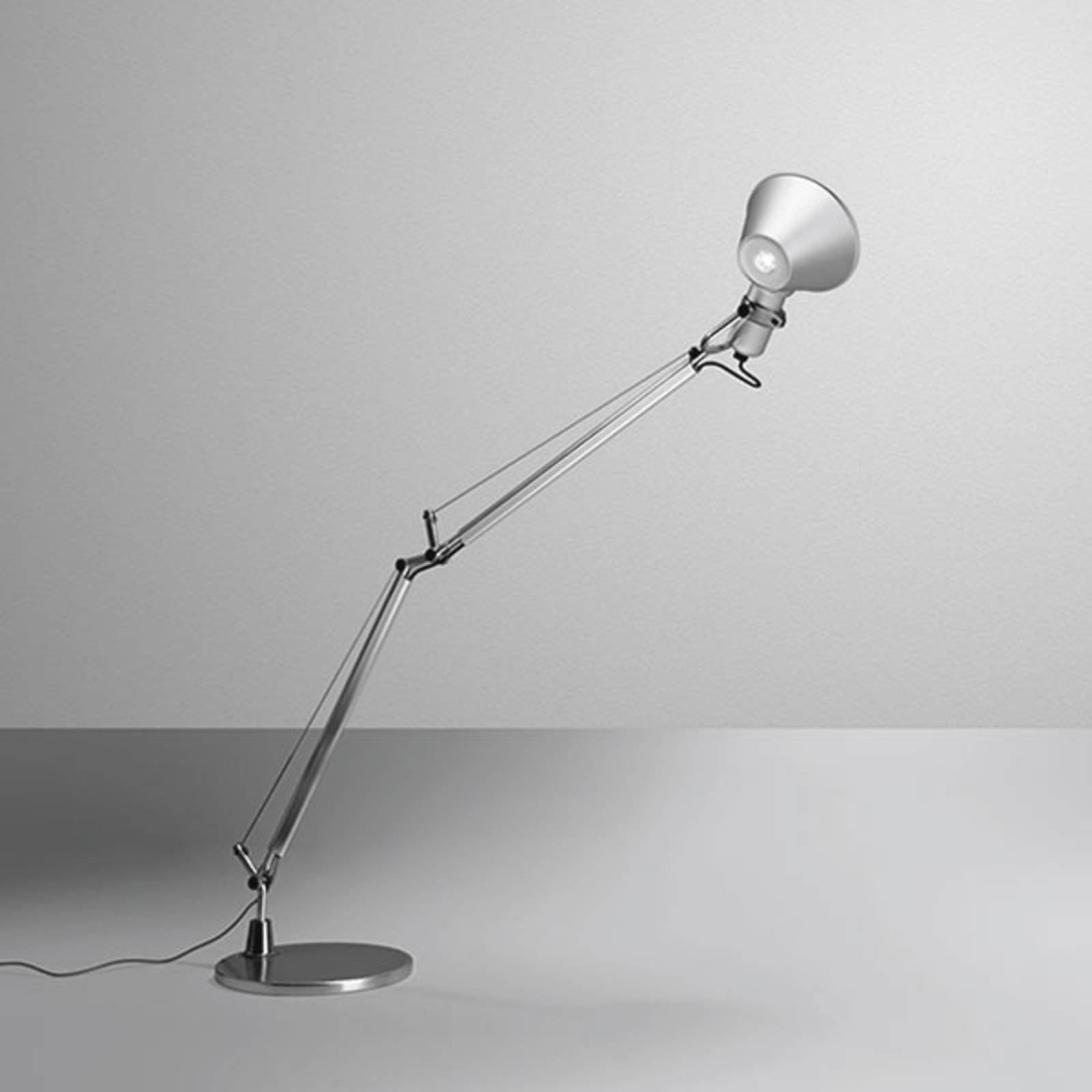 Artemide Stolní lampa Artemide LED Tolomeo Midi, 2 700 K, hliník
