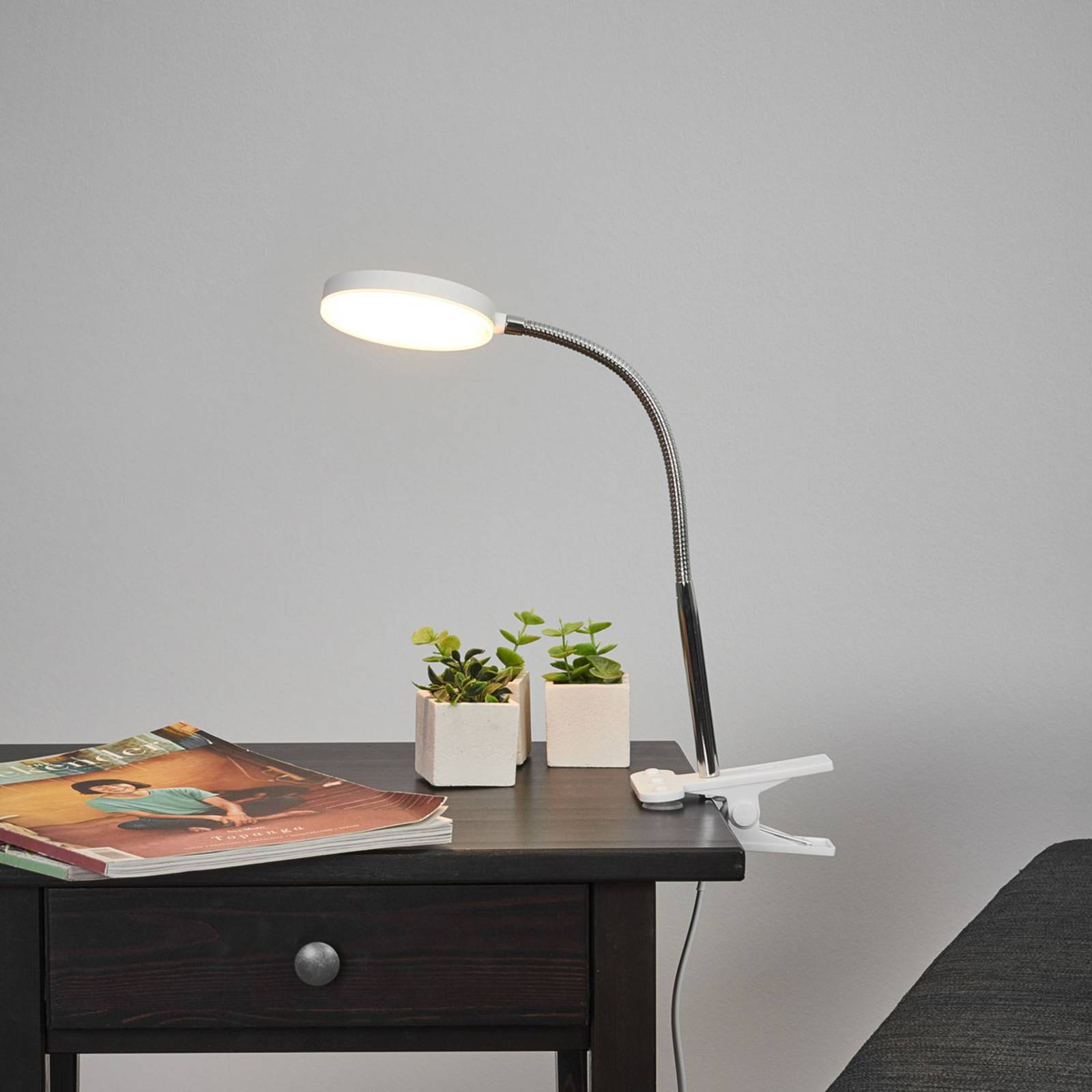 Stolná lampa Lindby LED s klipom Milow, biela, kov, výška 36 cm