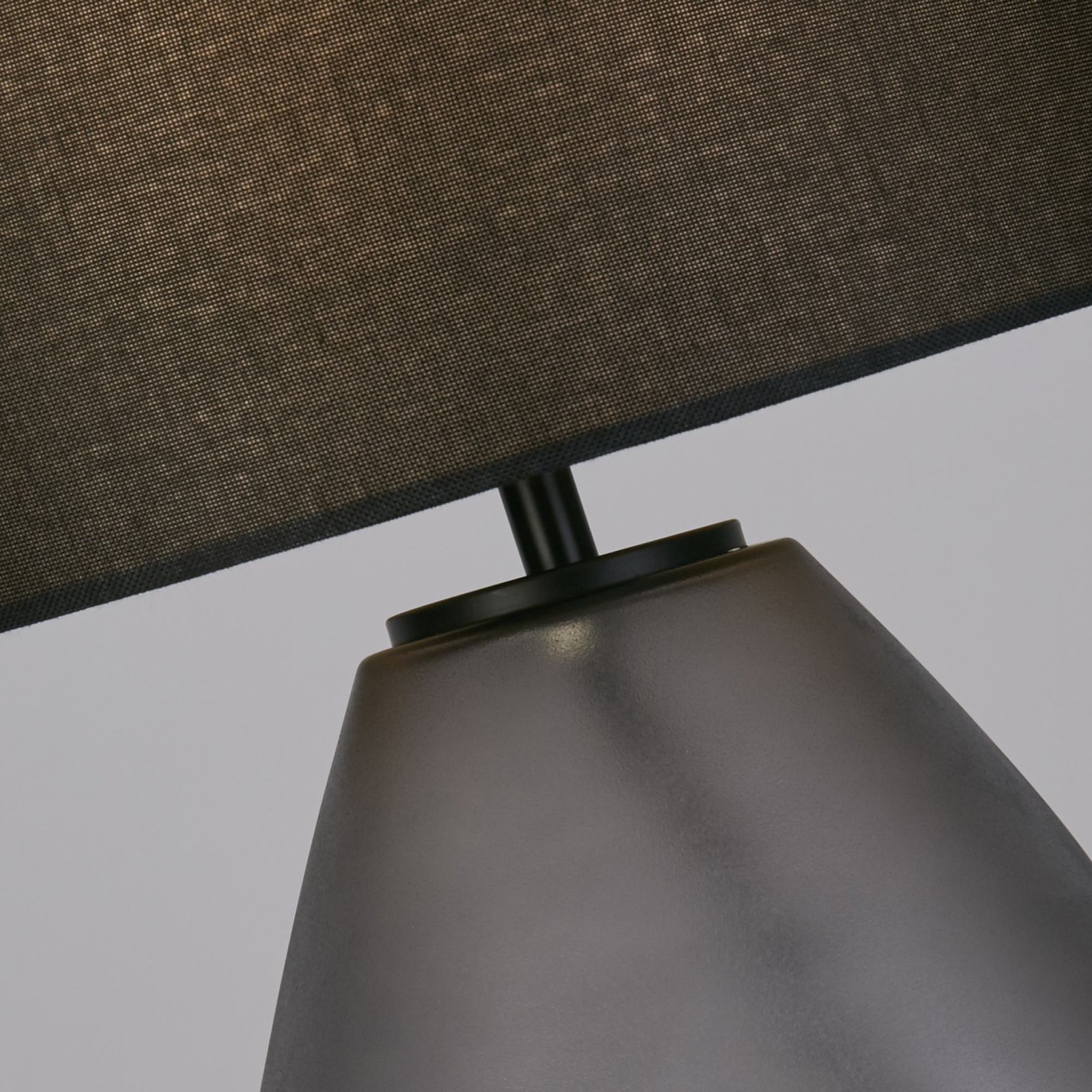 Stolní lampa Devon, černá/kouřově šedá Výška 44,5 cm textil/sklo