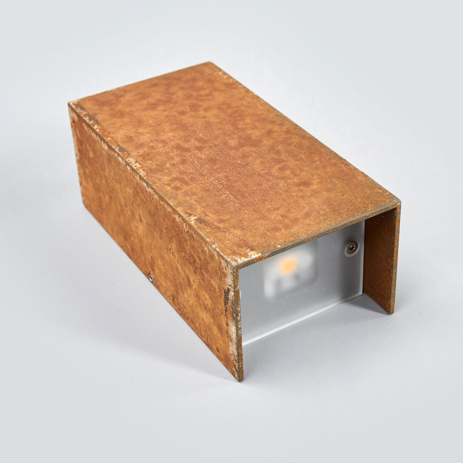 LED vegglampe Mira med rustet overflate | Lampegiganten.no Rustfarget LED vegglampe Mira made in Germany