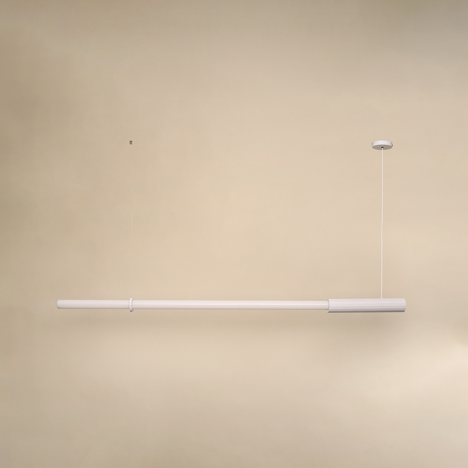Lampada LED a sospensione In Fine, bianca, lunghezza 160 cm - DCW