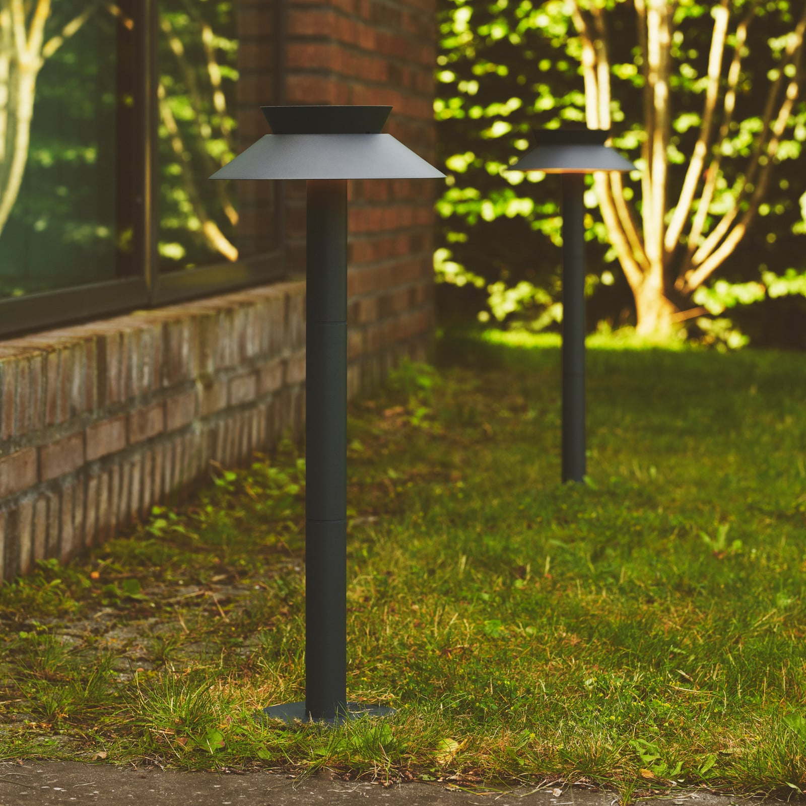 Justina Solar Tr&auml;dg&aring;rdslampa Anthracite Nordlux - Metall - Med en ljusk&auml;lla