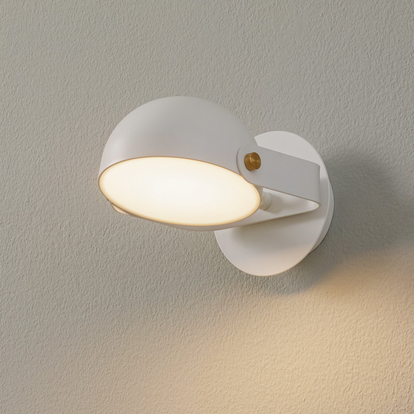 Hemi LED wall light, pivotable lampshade, white