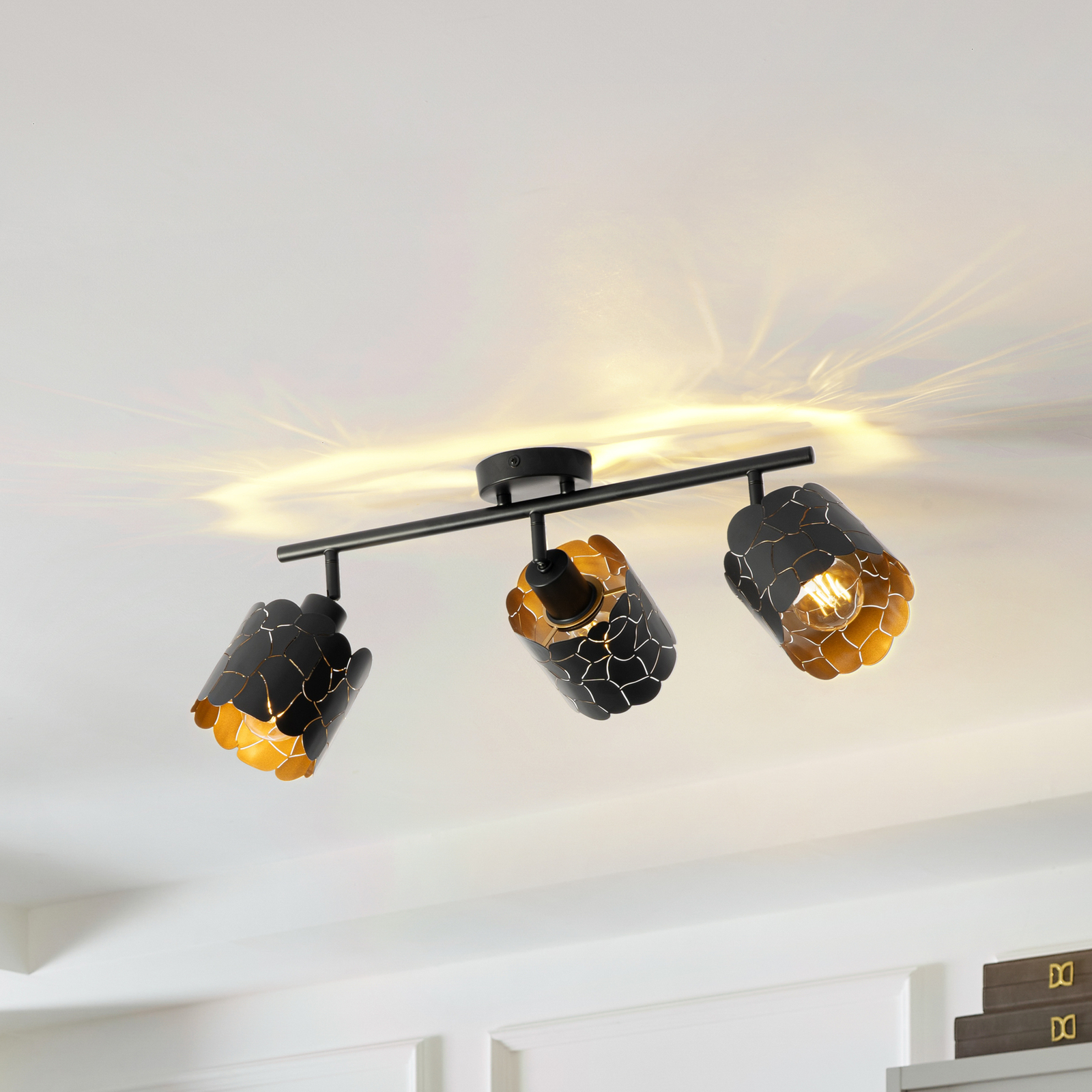 Lindby Aralena ceiling light, black/gold, 3-bulb, metal