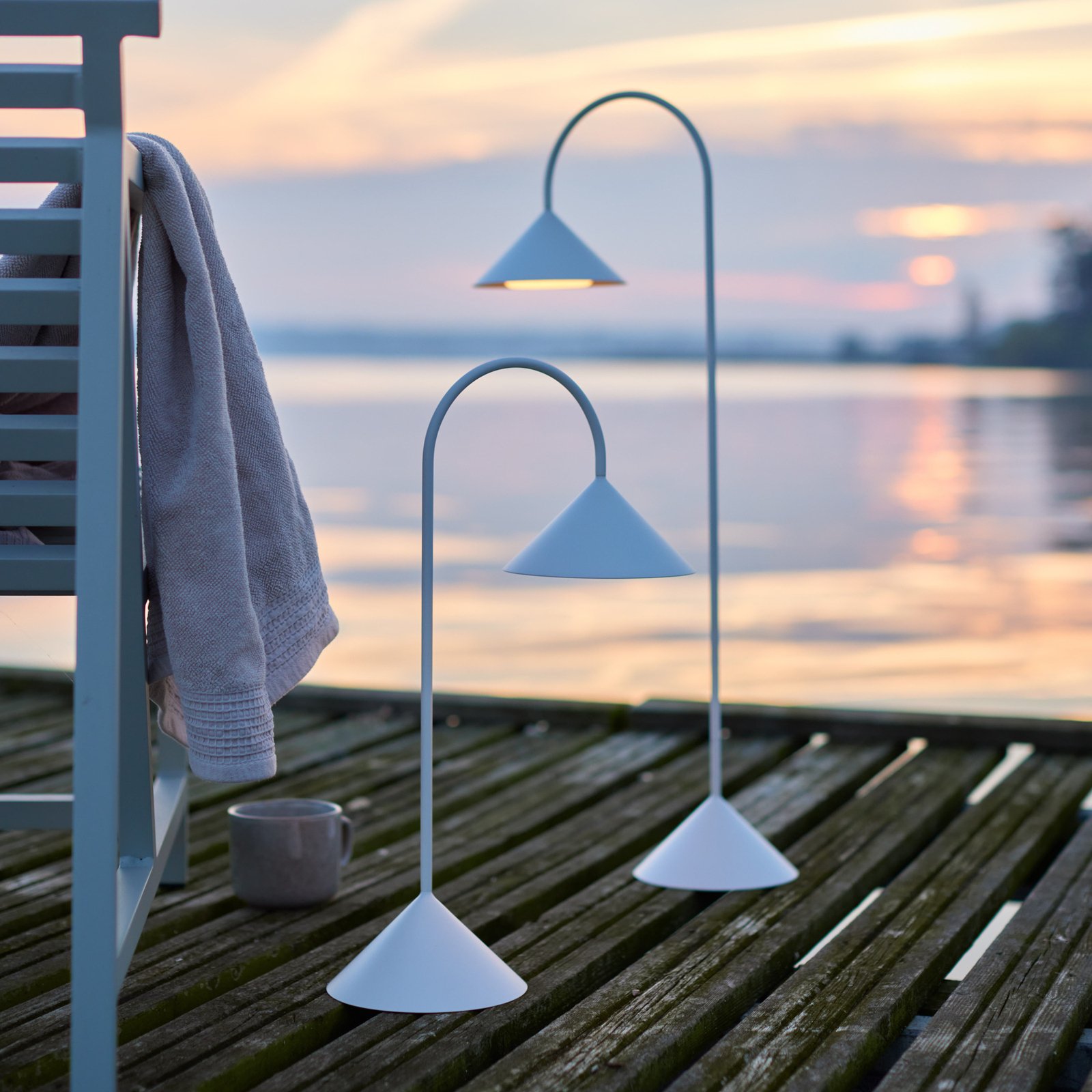 Grasp Portable Floor Lamp H72 Matt White - Frandsen