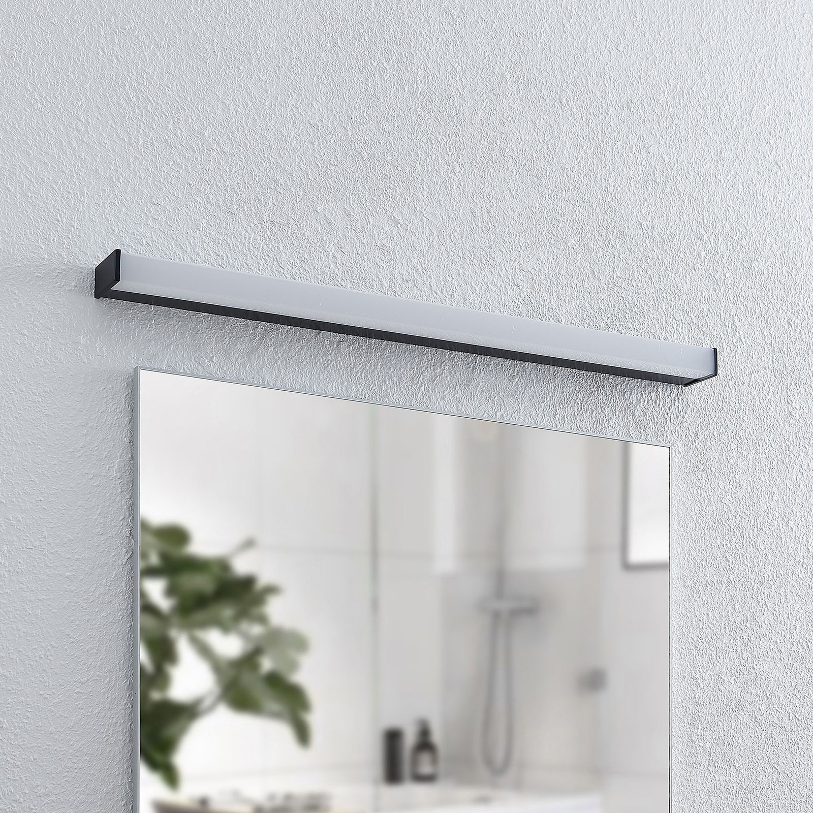 Ulisan LED Wall Lamp IP44 L88,8 Matt Black/White - Lindby