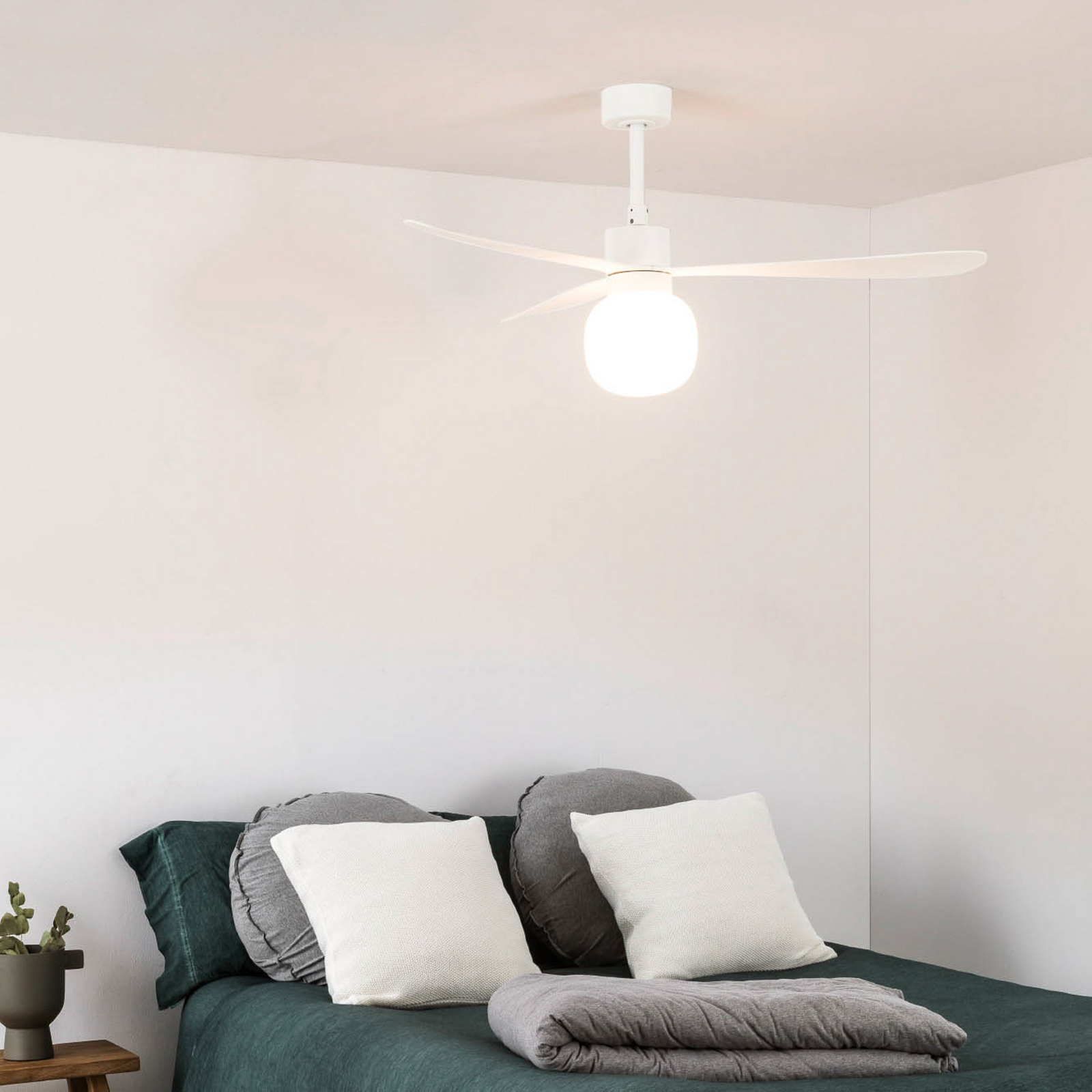 Ventilator de tavan cu LED Amelia Ball L, alb, curent continuu, silențios, 132
