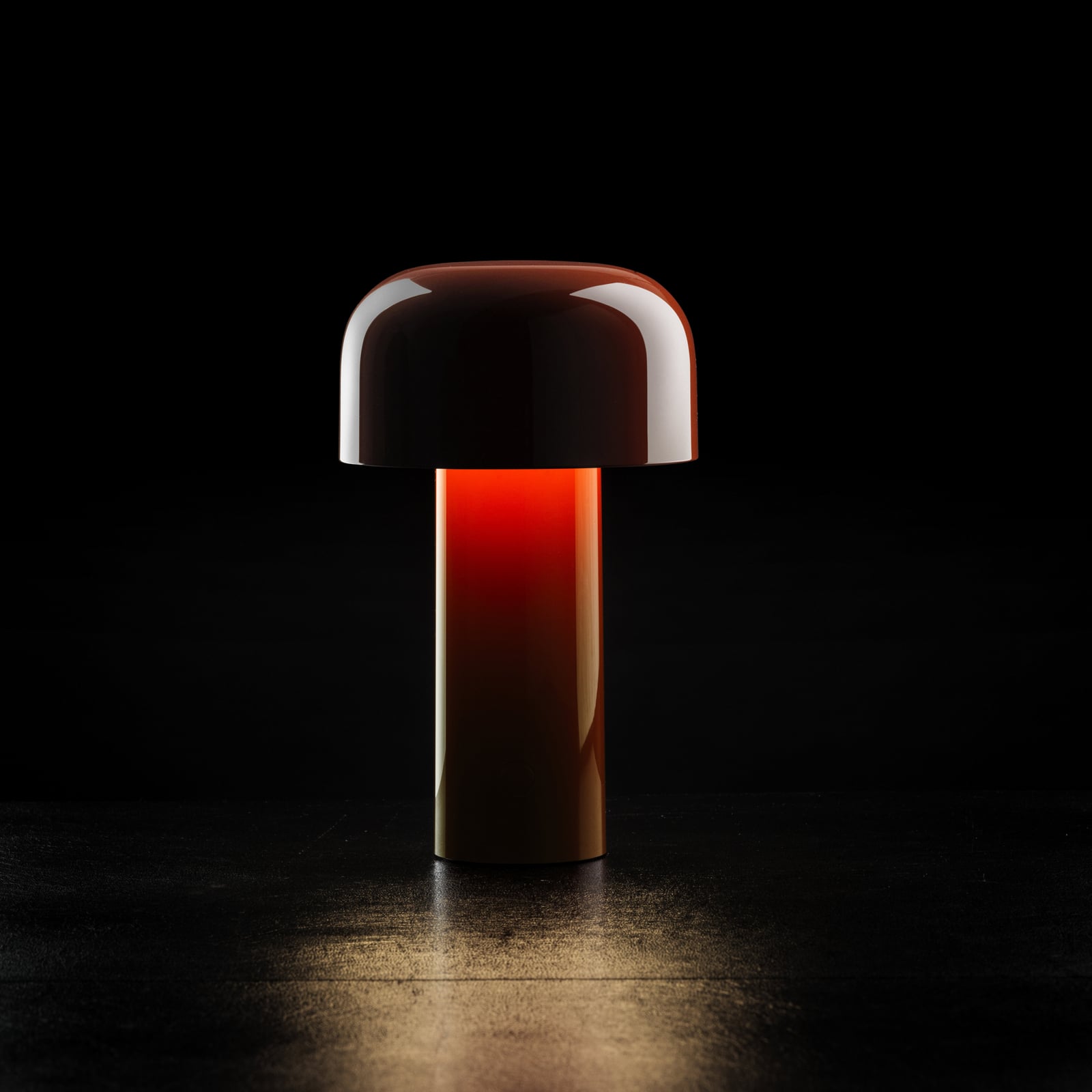 Lampada LED da tavolo Bellhop, rossa, 21 cm, dimmerabile, IP54 - FLOS Lampada LED da tavolo Bellhop, rossa, 21 cm, dimmerabile, IP54 - FLOS