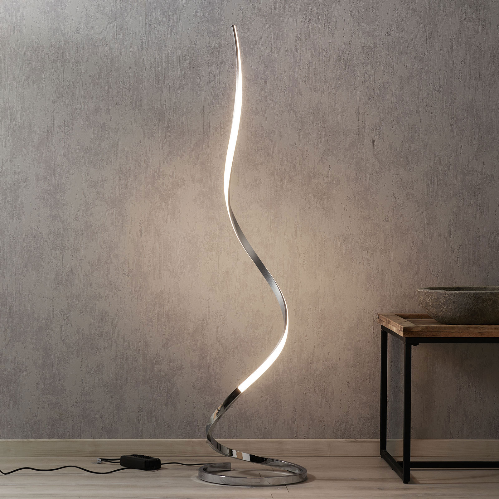 Candeeiro de pé LED Apenas 148 cm regulável