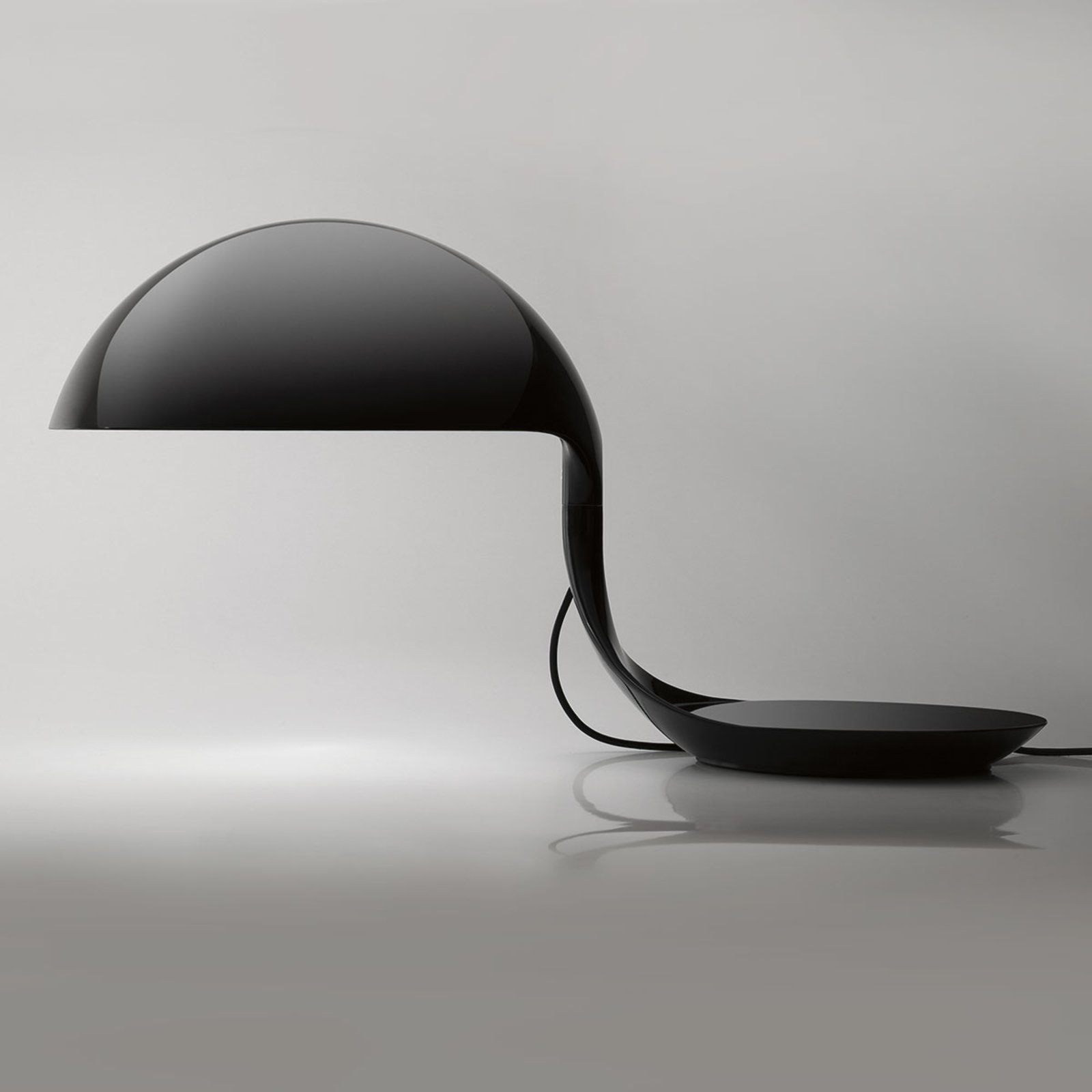 Lampa stołowa w stylu retro COBRA