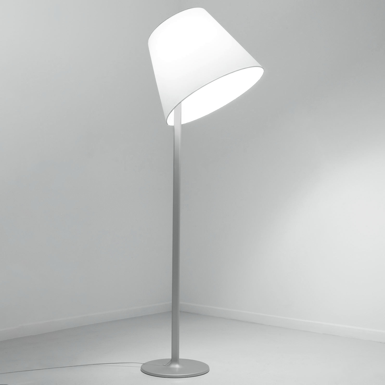 Artemide Candeeiro de pé Melampo, 217 cm, cinzento