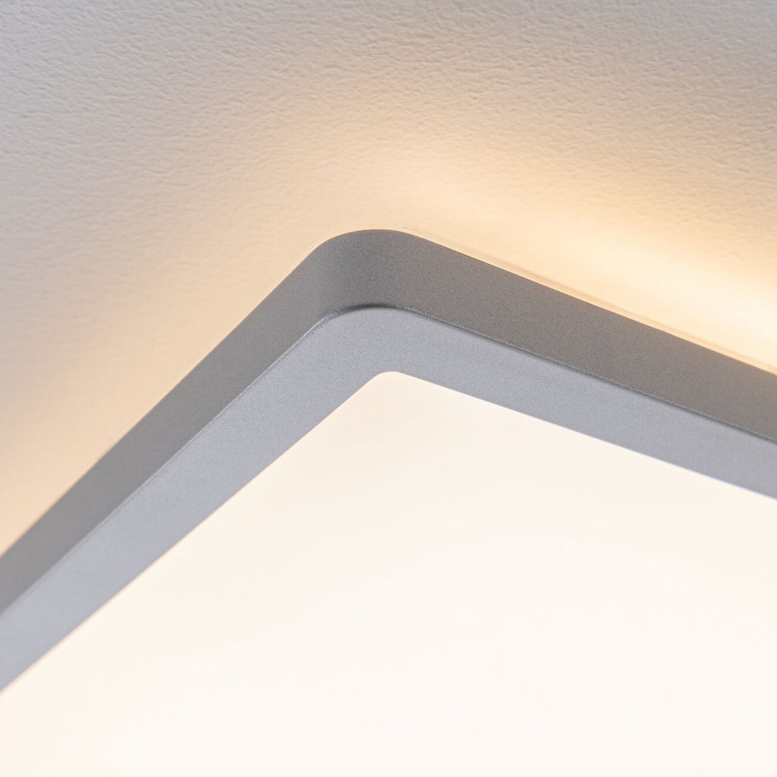 Paulmann Atria Shine LED panel, króm színű, hossza 56 cm, IP44 Paulmann Atria Shine LED panel, króm színű, hossza 56 cm, IP44