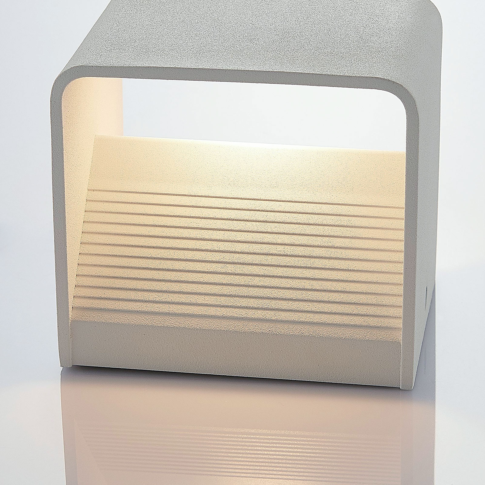 Lámpara de pared LED Lonisa con agradable luz