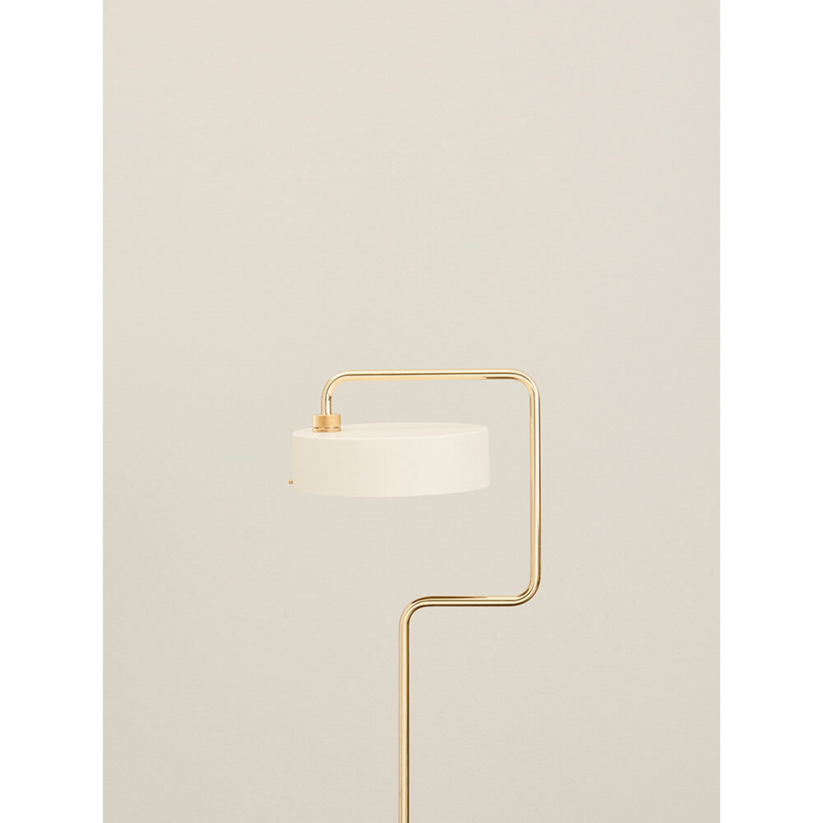 Petite Machine Golvlampa Oyster White - Made By Hand