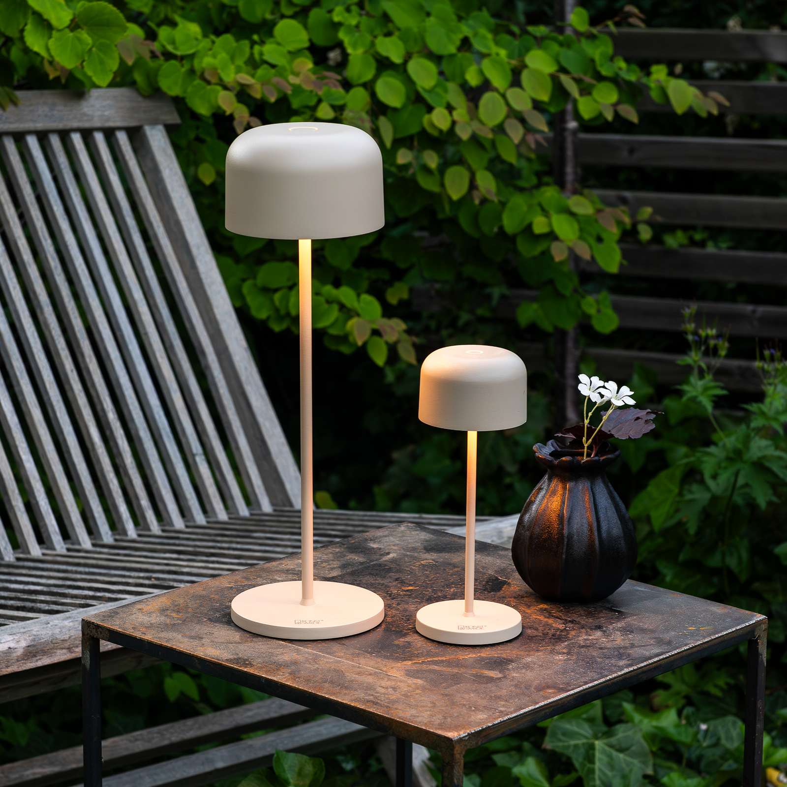 LED tafellamp Lille, hoogte 36 cm, zandkleurig, IP54, USB