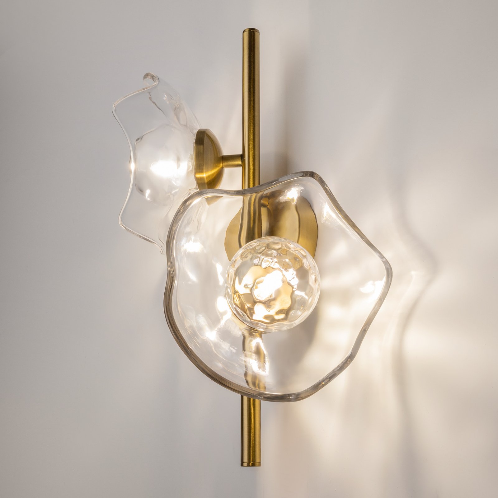 Maytoni Miracle wall light, 2-bulb, brass-coloured, glass