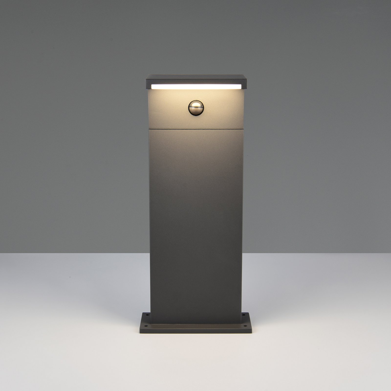 Ravi LED svjetiljka na postolju, antracit, visina 50 cm, senzor, IP54 Ravi LED svjetiljka na postolju, antracit, visina 50 cm, senzor, IP54