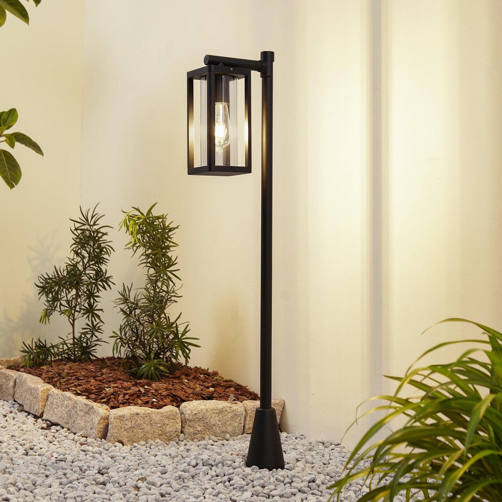Lucande path light Siveta, 100 cm, 1-bulb, black, aluminium