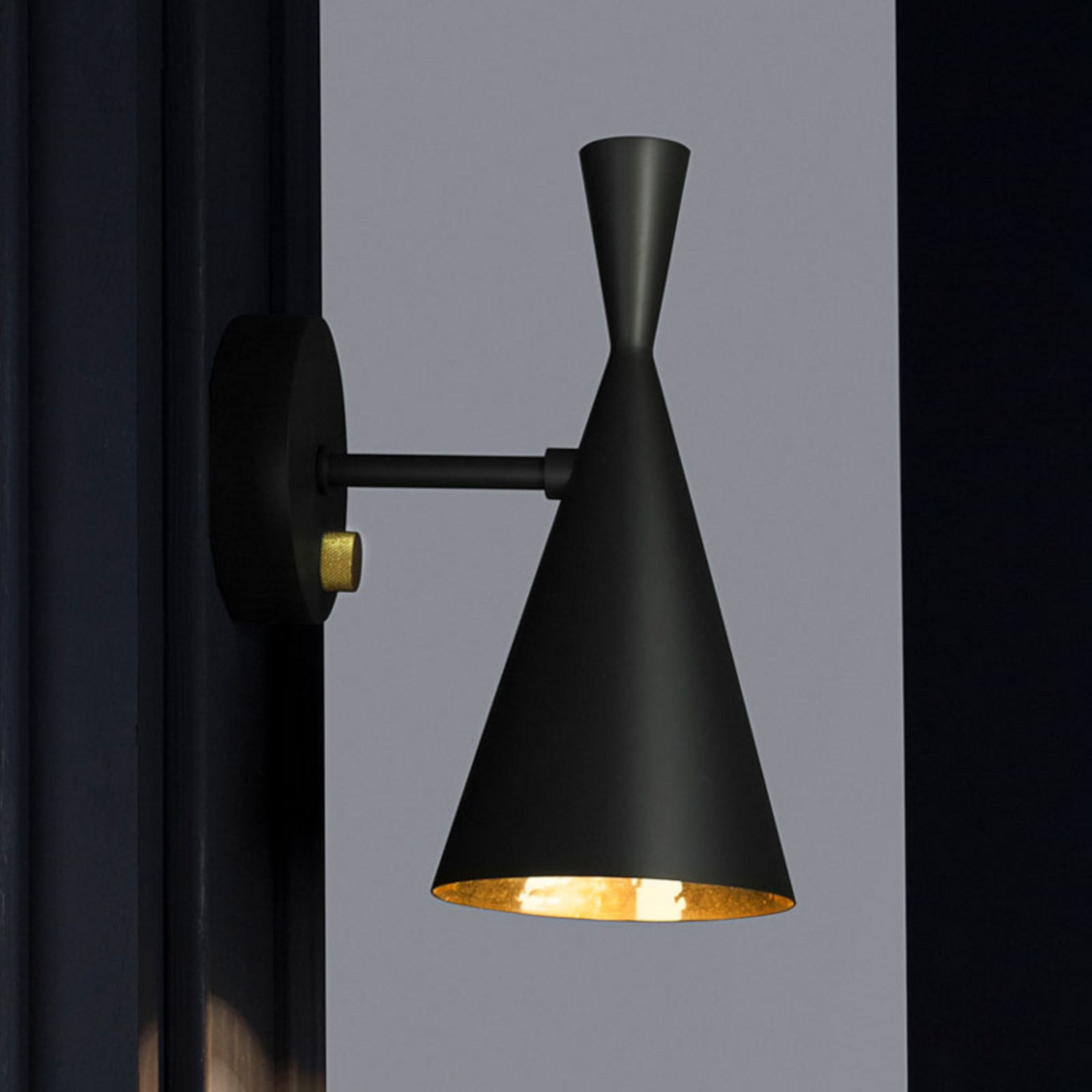 Beat Væglampe Matt Black/Brass Beat Wall Tom Dixon - Stue - Design - Metal - Med én lyskilde
