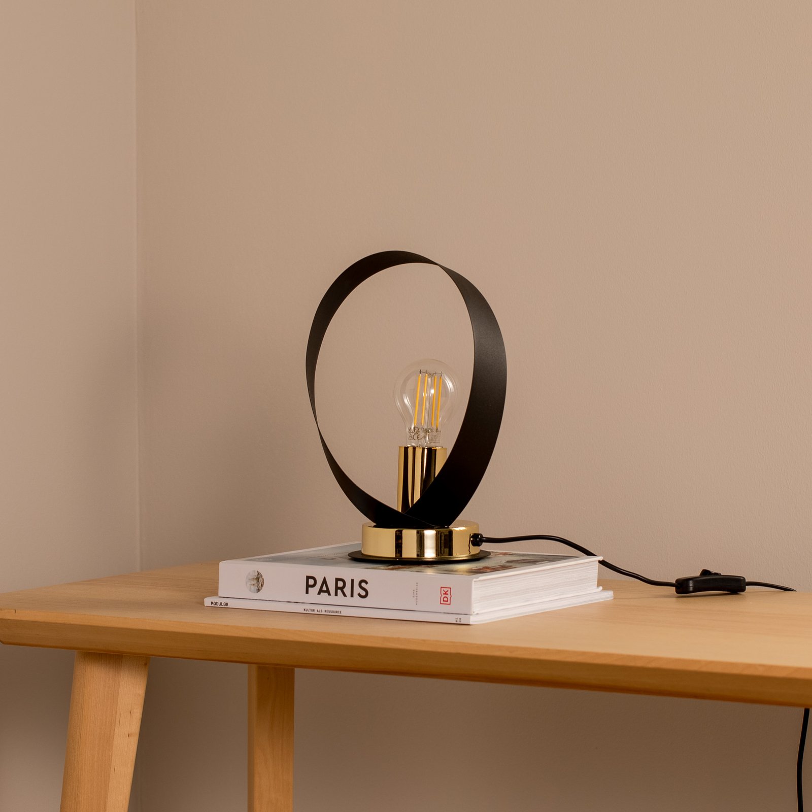 Euluna Petla table lamp, black/gold, metal, Ø 19 cm