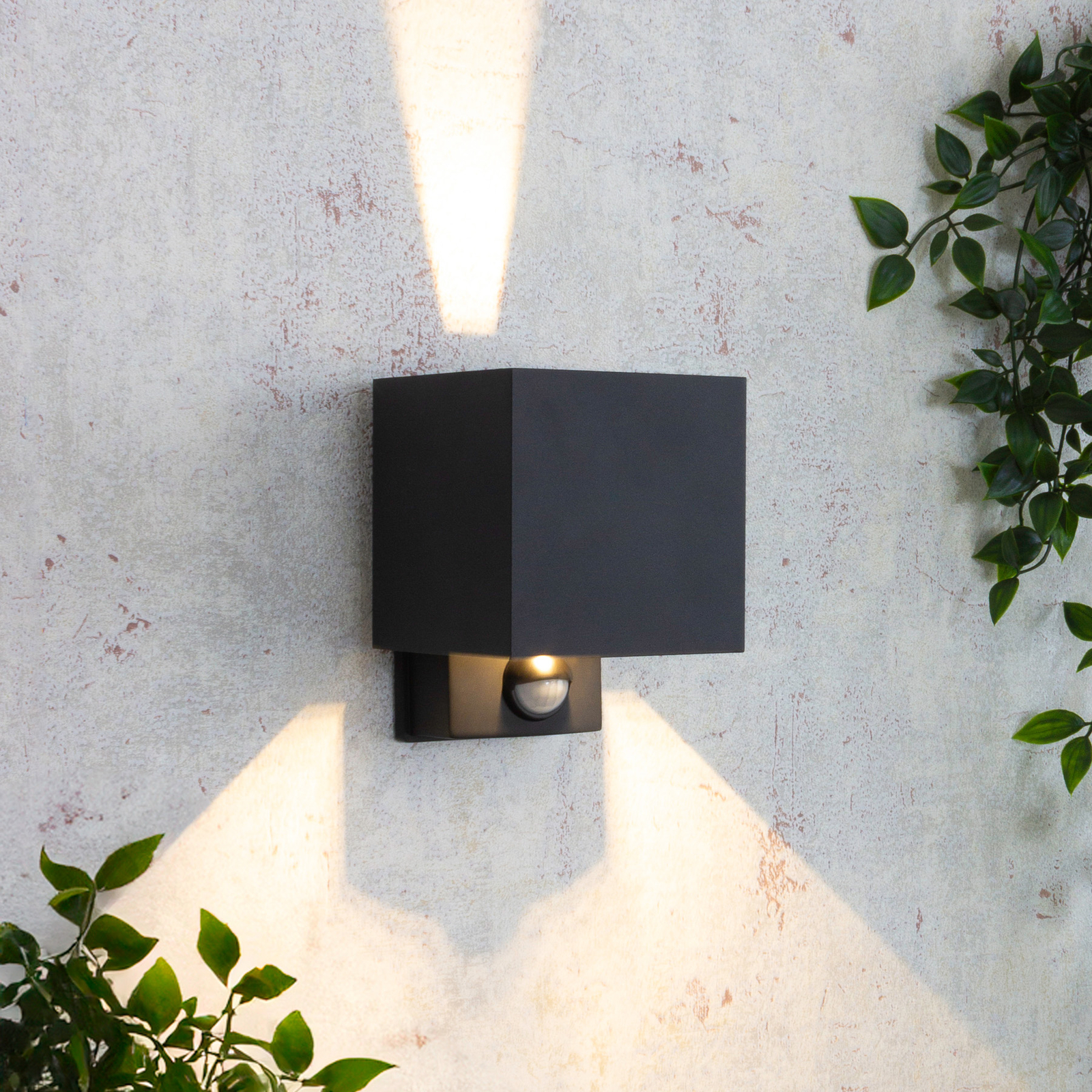 LED outdoor wall light Dubai, anthracite, width 10 cm, sensor