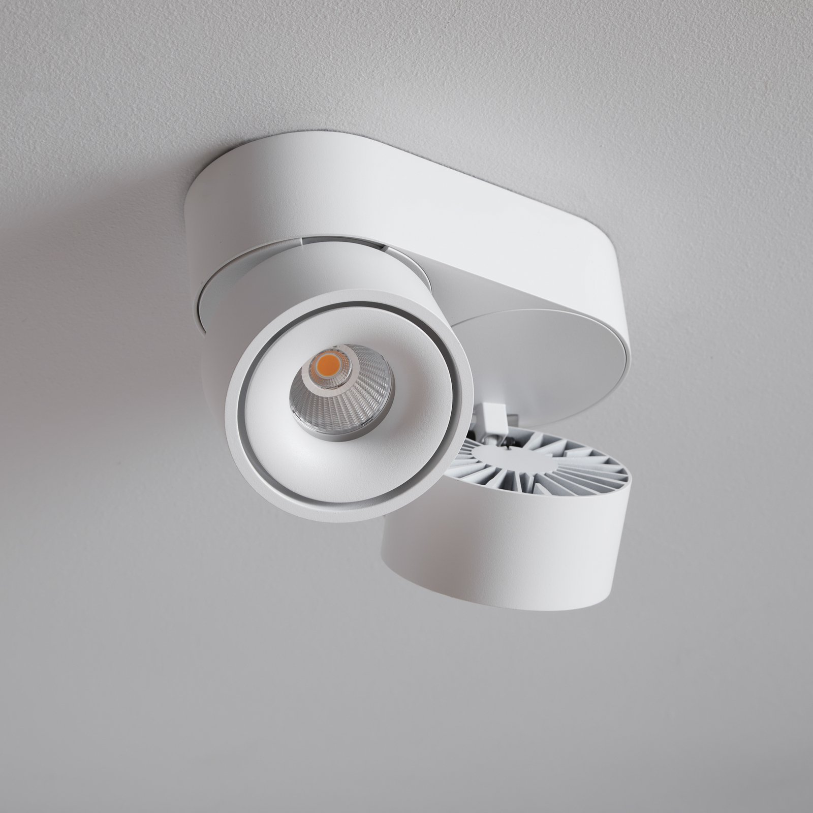 Aim Double Spot White - Loom Design
