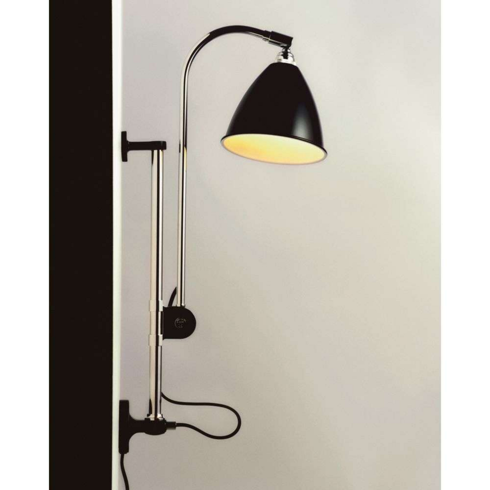 Bestlite BL5 Wall Lamp Ø16 Black Brass/Classic White - GUBI