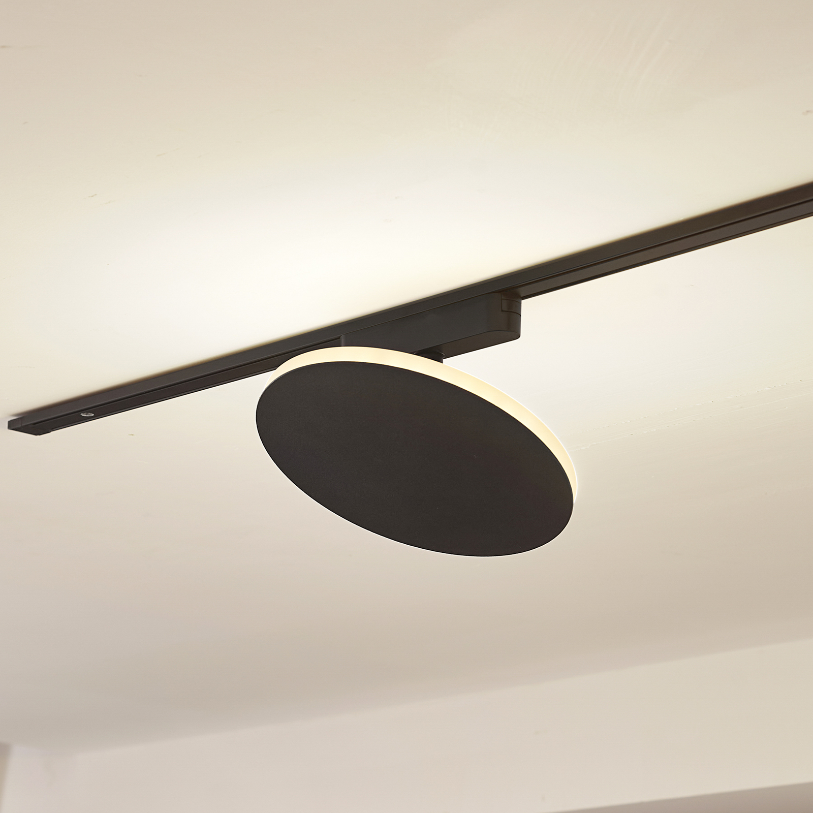 Lindby LED-Schienenleuchte Lumaro, schwarz, rund, Alu, 48V