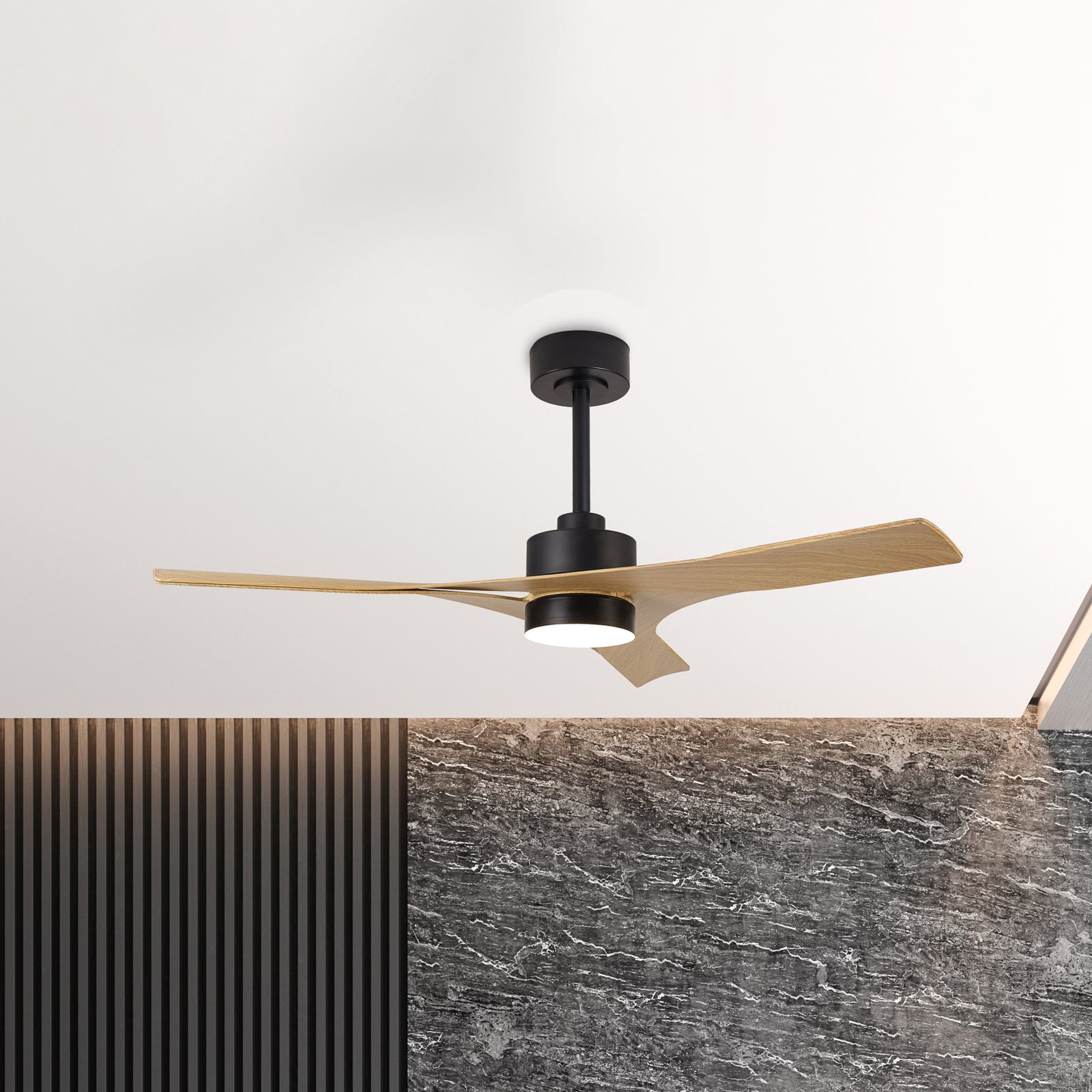 Ventilador de teto LED Thai em madeira com motor DC silencioso CCT - Mantra Ventilador de teto LED Thai em madeira com motor DC silencioso CCT - Mantra