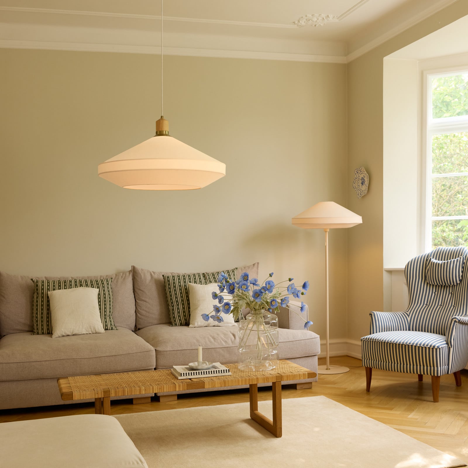 PARIS SOFT Stehlampe, creme, Textil Höhe 140cm Halo Design - Wohnzimmer - Stoff / Textil - Einflammig