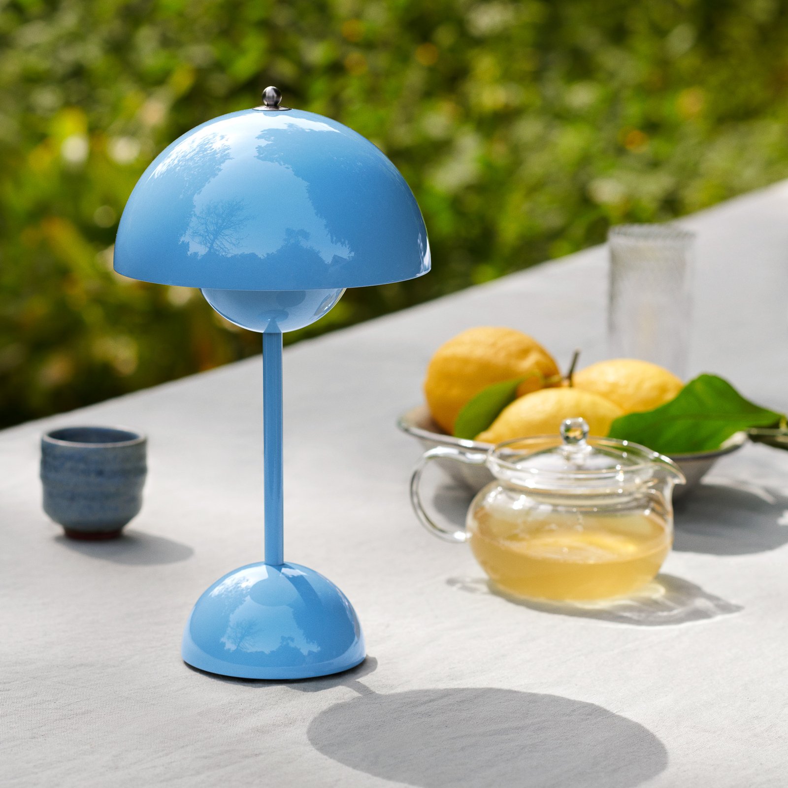 &Tradition LED uzlādējama galda lampa Flowerpot VP9, gaiši zila