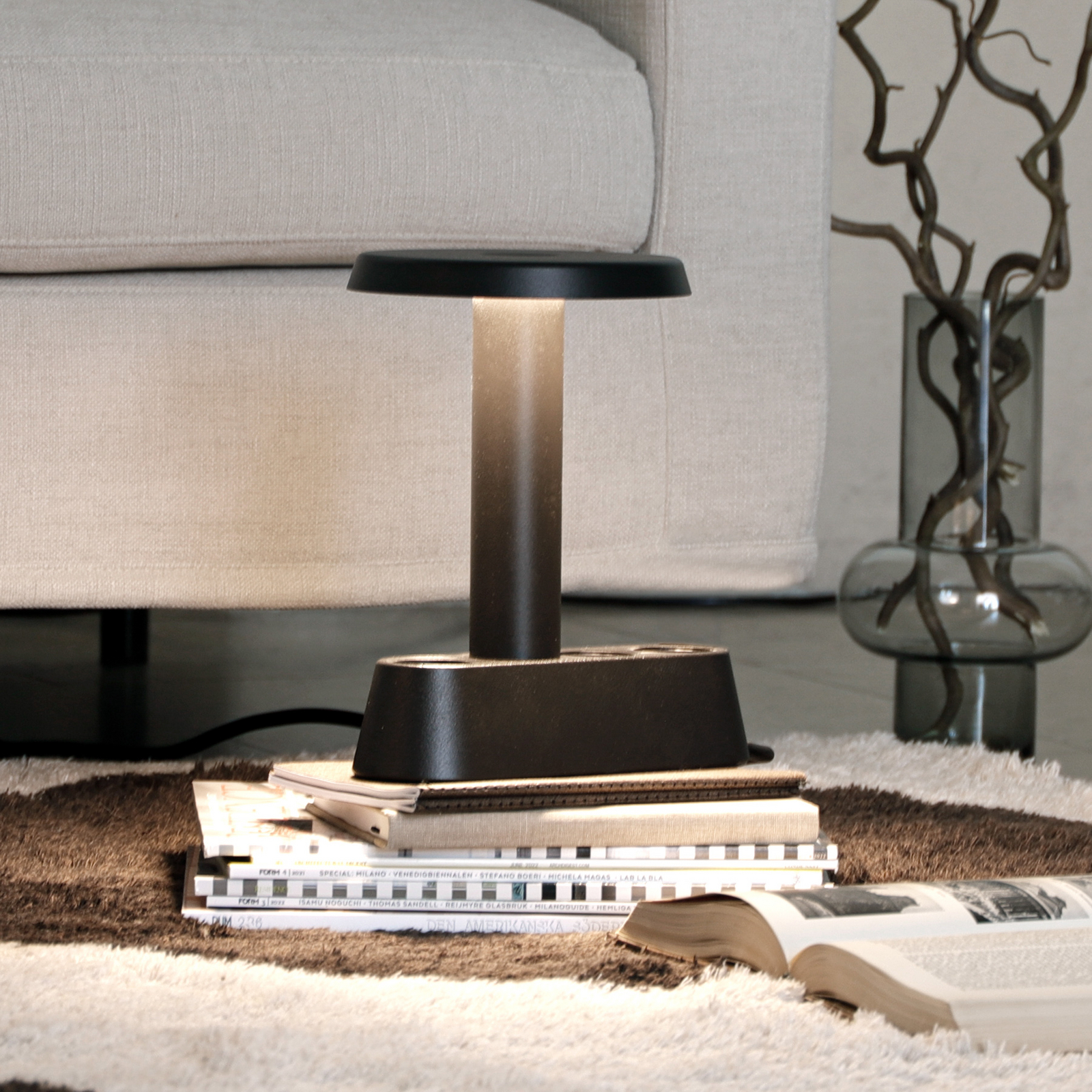 Lampe de table NOMAD LAMP 01, noire, 19 cm - Forming Function Lampe de table NOMAD LAMP 01, noire, 19 cm - Forming Function