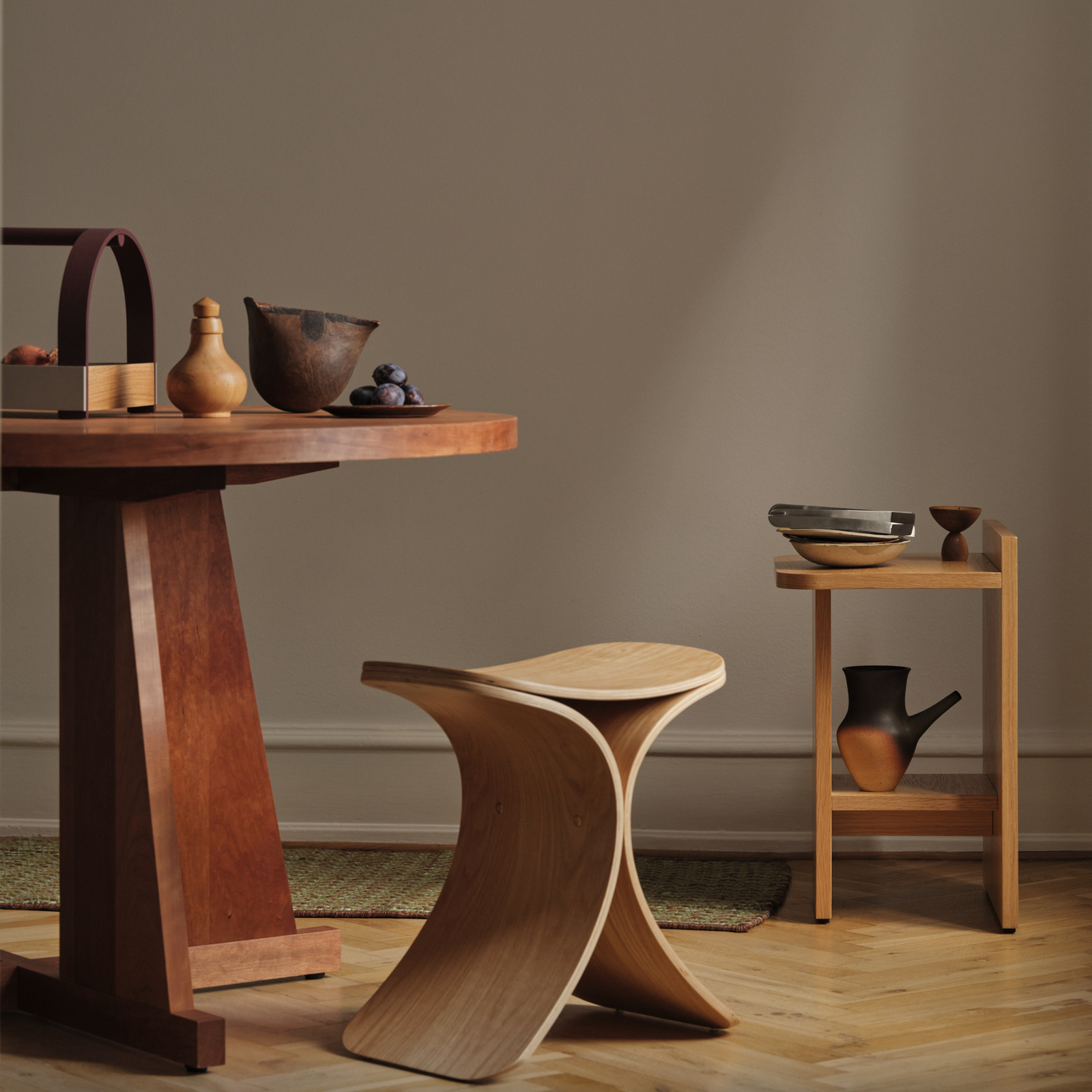 Taboret Luno, jasne drewno, wysokość 45 cm, dąb – GEJST