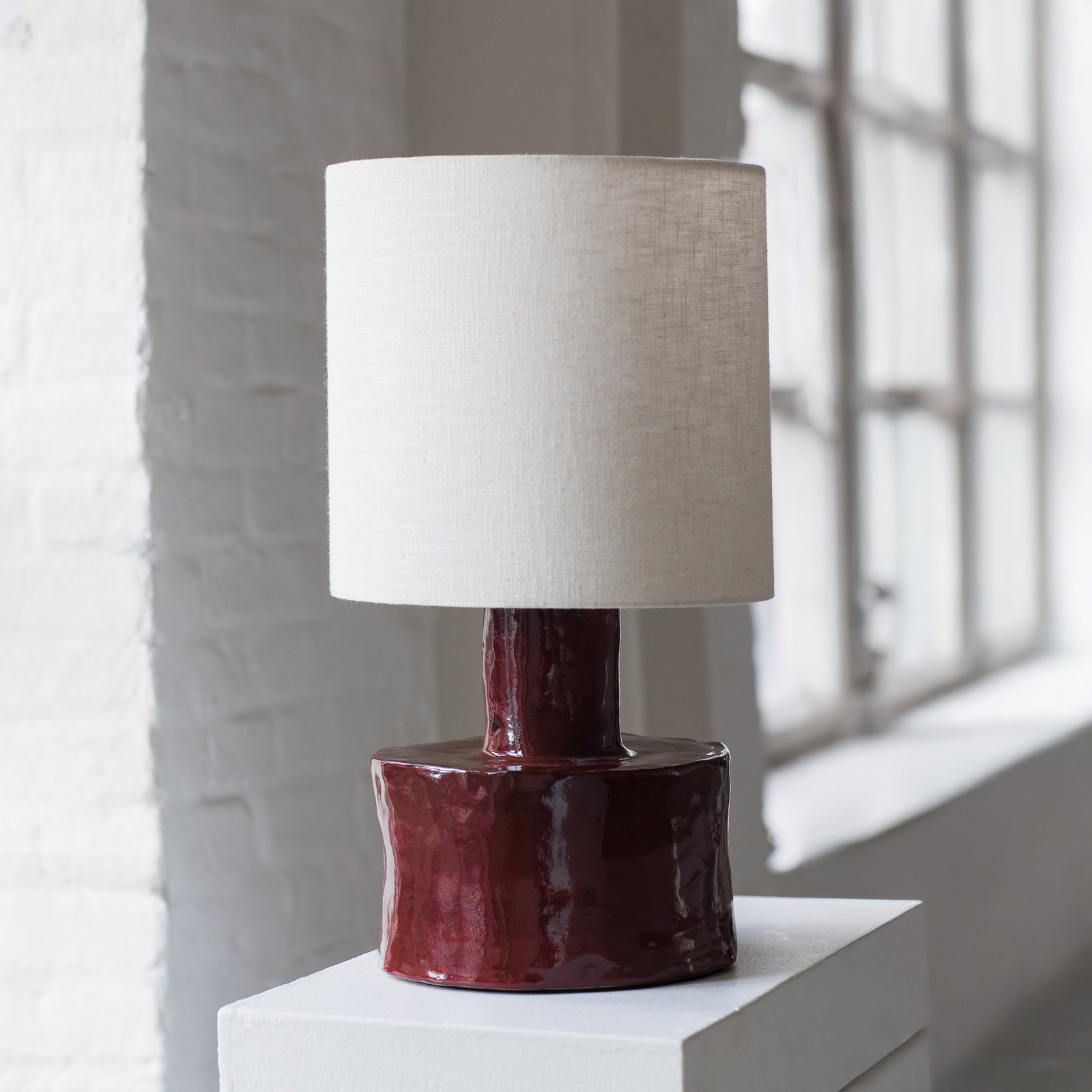 RED-BEIGE CATHERINE bordlampe, stentøj, tekstil, højde 47 cm, E27 – Serax RED-BEIGE CATHERINE bordlampe, stentøj, tekstil, højde 47 cm, E27 – Serax