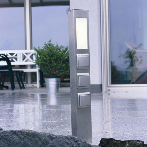 Licht- und Steckdosensäule mit Schutzart IP44