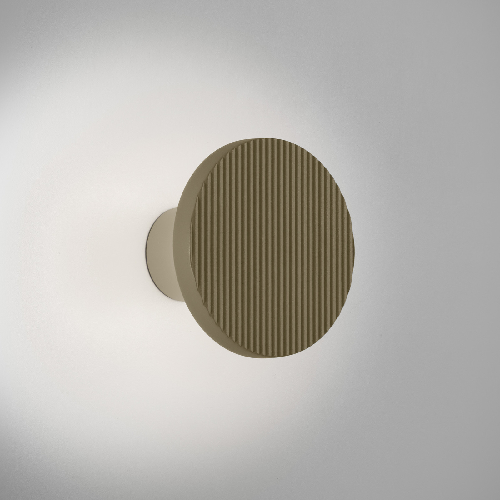 Bover LED-aplică de perete Arid A/01 măslin CCT 2.200-2.700 K IP44 - Camera de zi / sufragerie - Design - oliv - Aluminiu