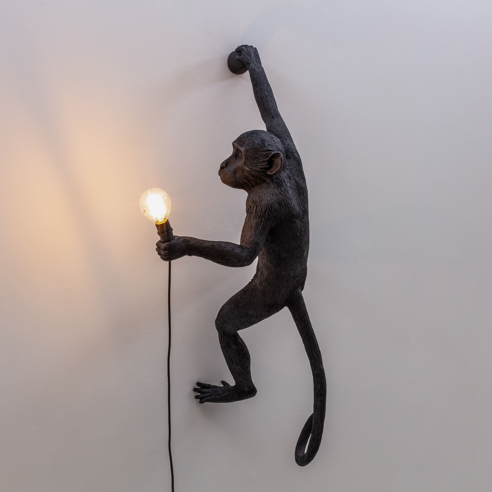 SELETTI Monkey Lamp dekoratyvinis sieninis šviestuvas dešinėje juodoje