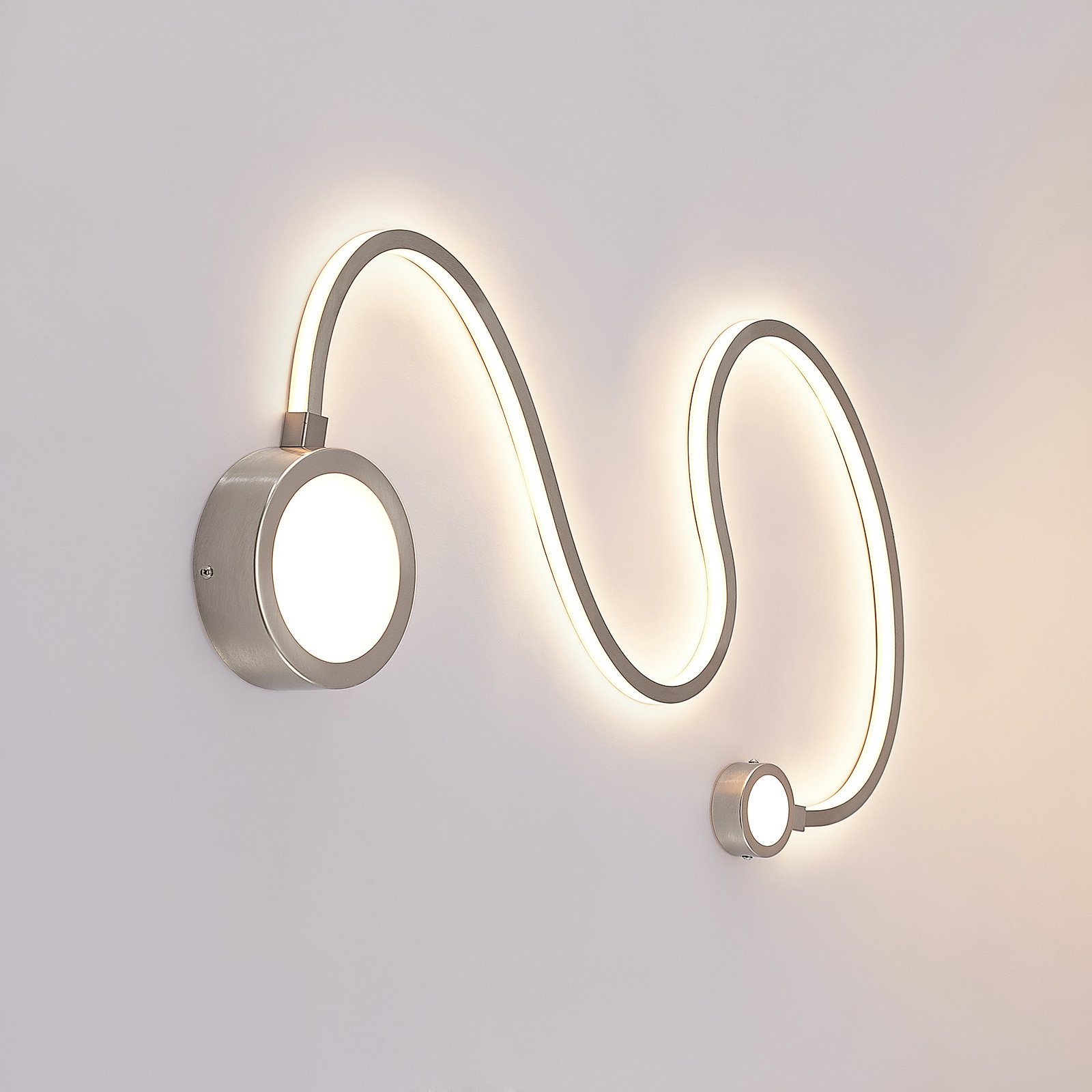 Lindby Rion LED wandlamp, nikkel