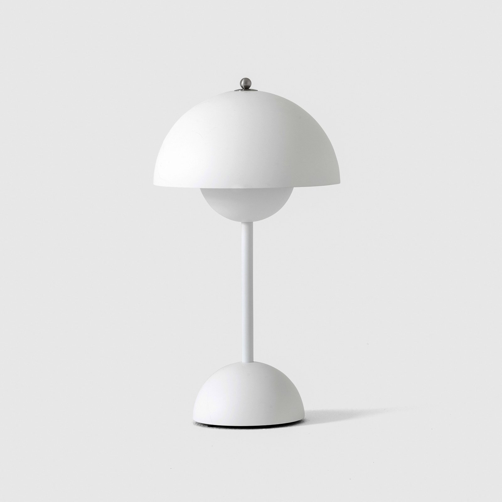 &Tradition LED lampada da tavolo ricaricabile Flowerpot VP9, bianco opaco