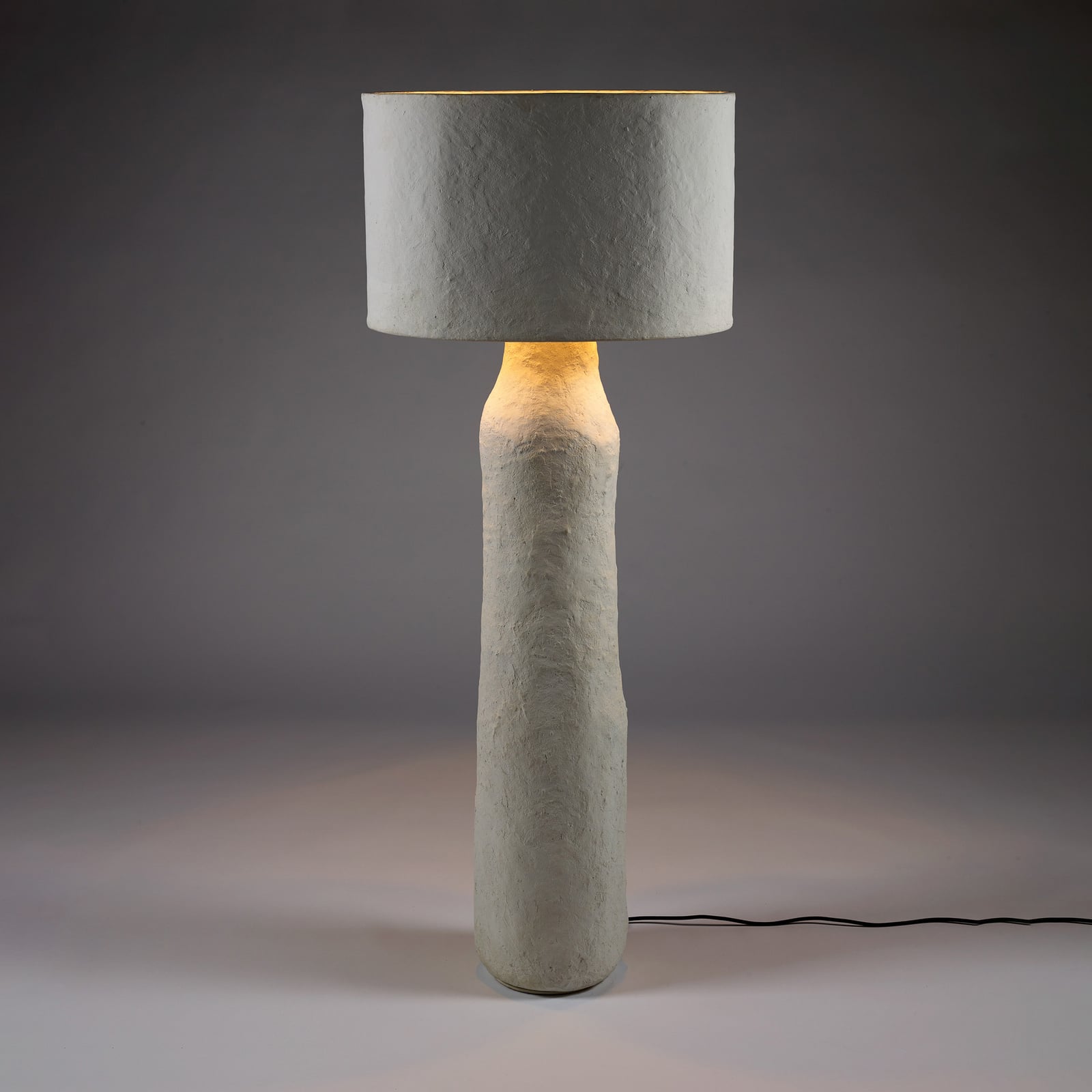 01 WHITE EARTH gulvlampe, hvid, papmaché, højde 148 cm, E27 – Serax