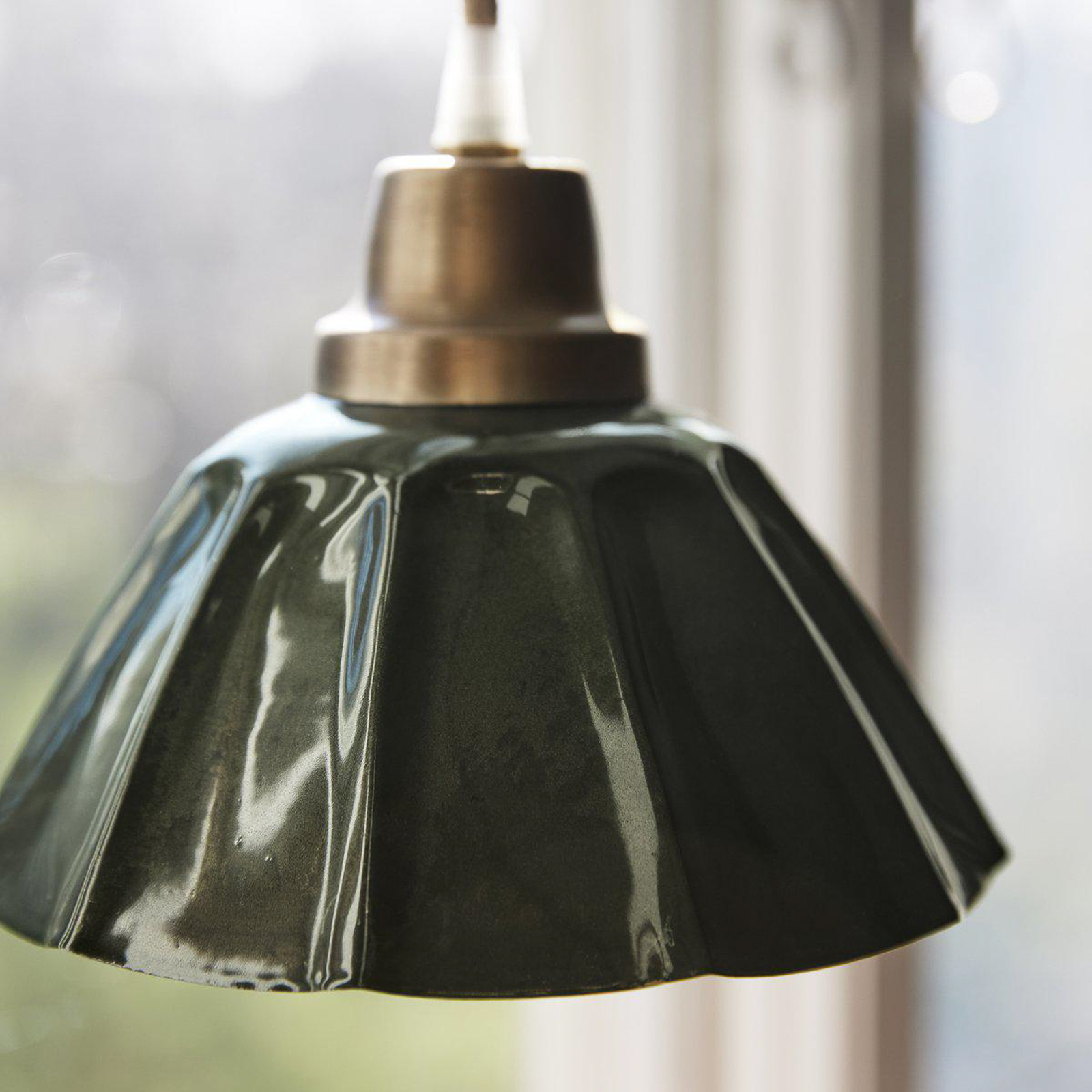 PR Home pendant light Ester, green, Ø 17 cm, iron, plug