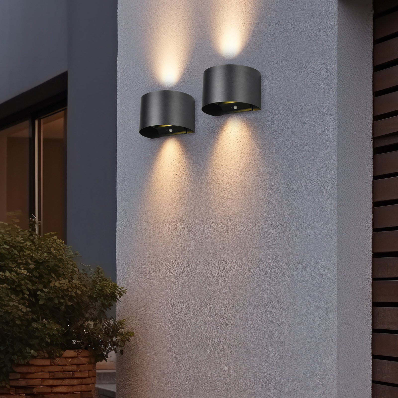 LED outdoor wall lamp Talent, black, width 16 cm Sensor