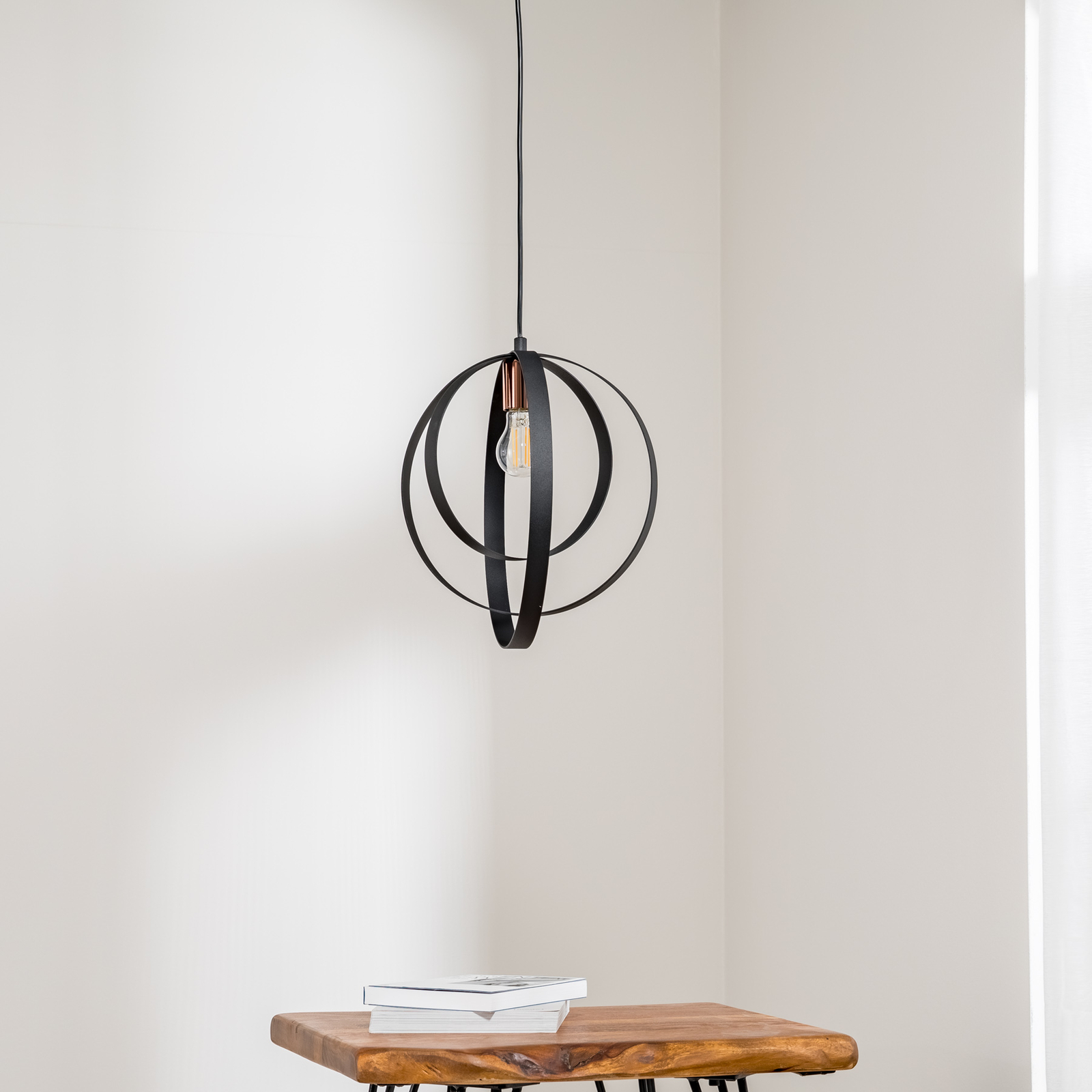 Hanglamp Vaveyla 446-S met drie zwarte ringen