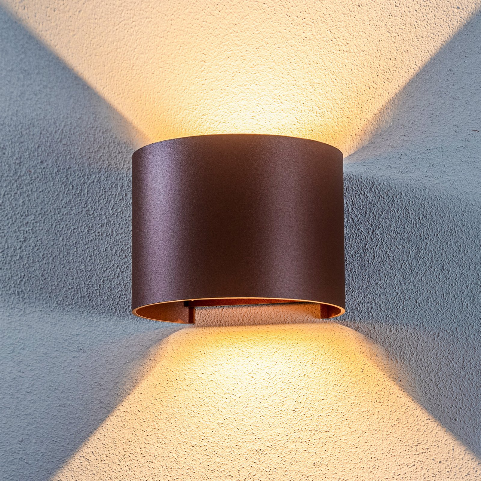Nivar Round LED Outdoor Wall Lamp Rust Brown - Lindby
