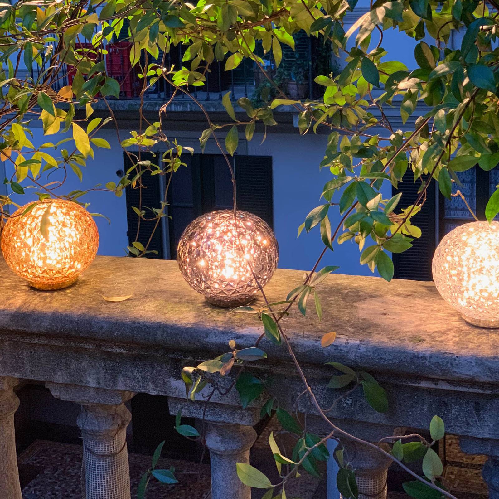 Kartell Mini Planet lampa stołowa LED szary dym