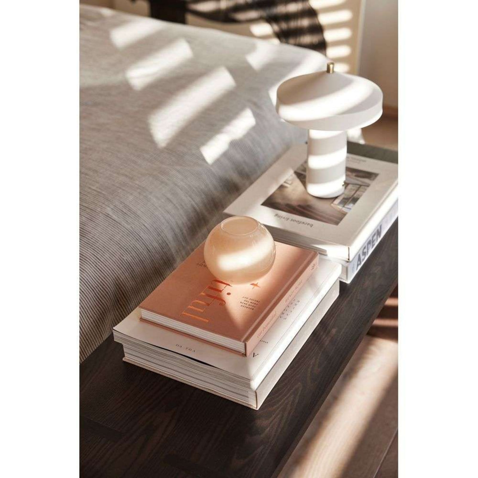 Hatto Portable Bordlampe White OYOY Living Design - Stue - Metal
