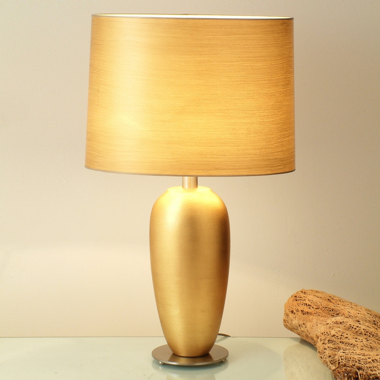 Lampada Da Scrivania LED Corfu Di Arte Lamp - Design Italiano Con Paralume Beige E Finiture Dorate