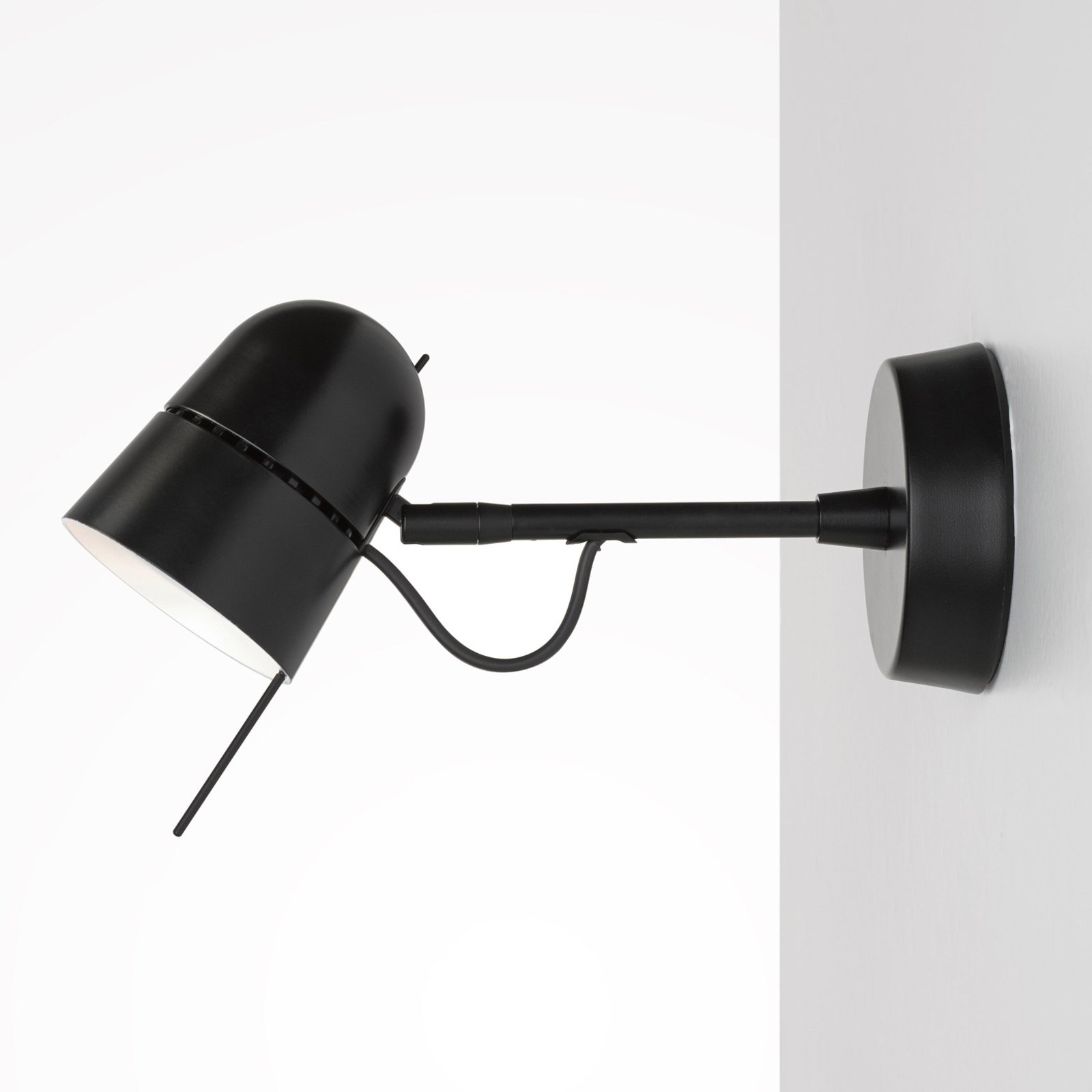 "Luceplan Counterbalance" LED sieninis prožektorius, juodas