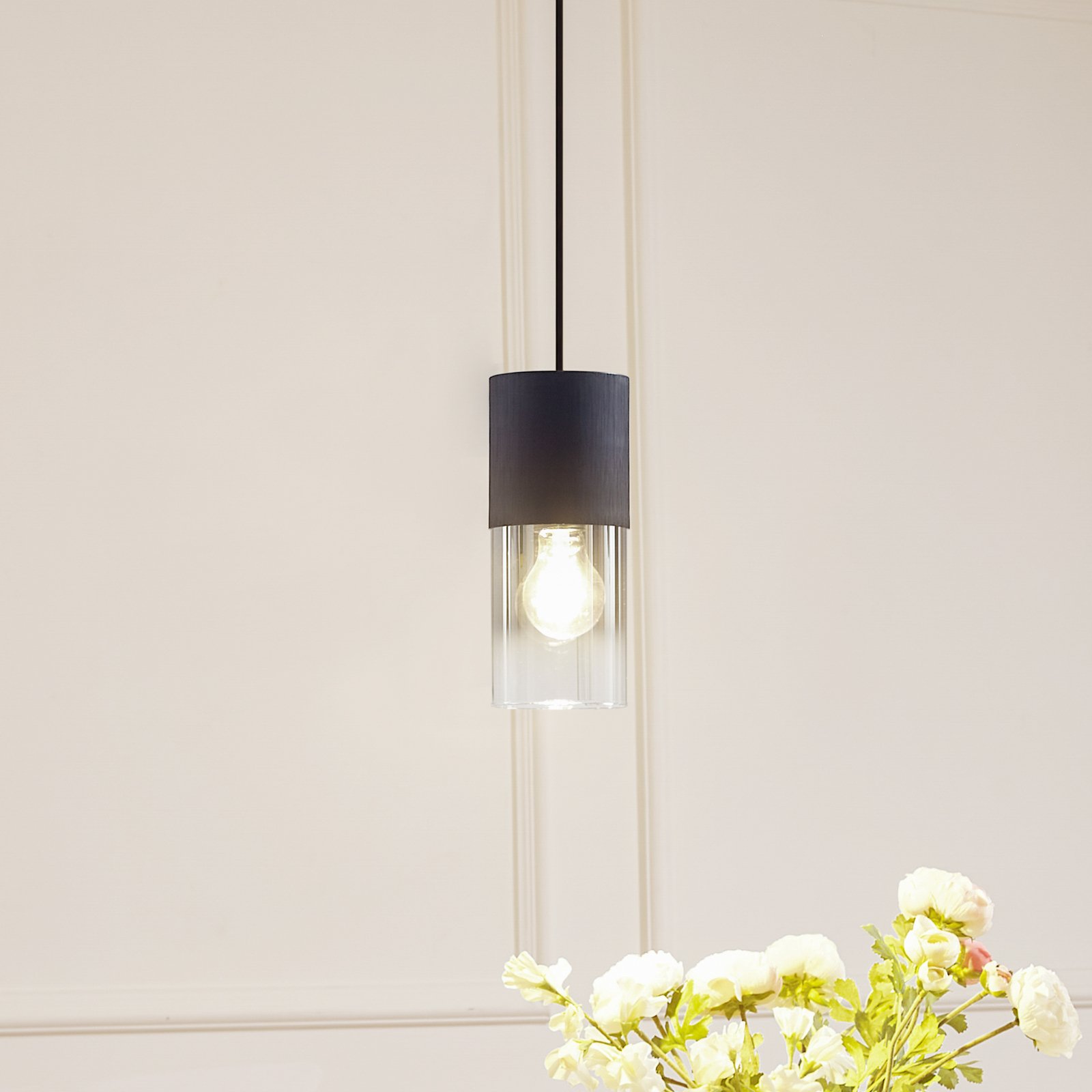 Lindby pendant light Svante, 1-bulb, black, glass, Ø 10cm